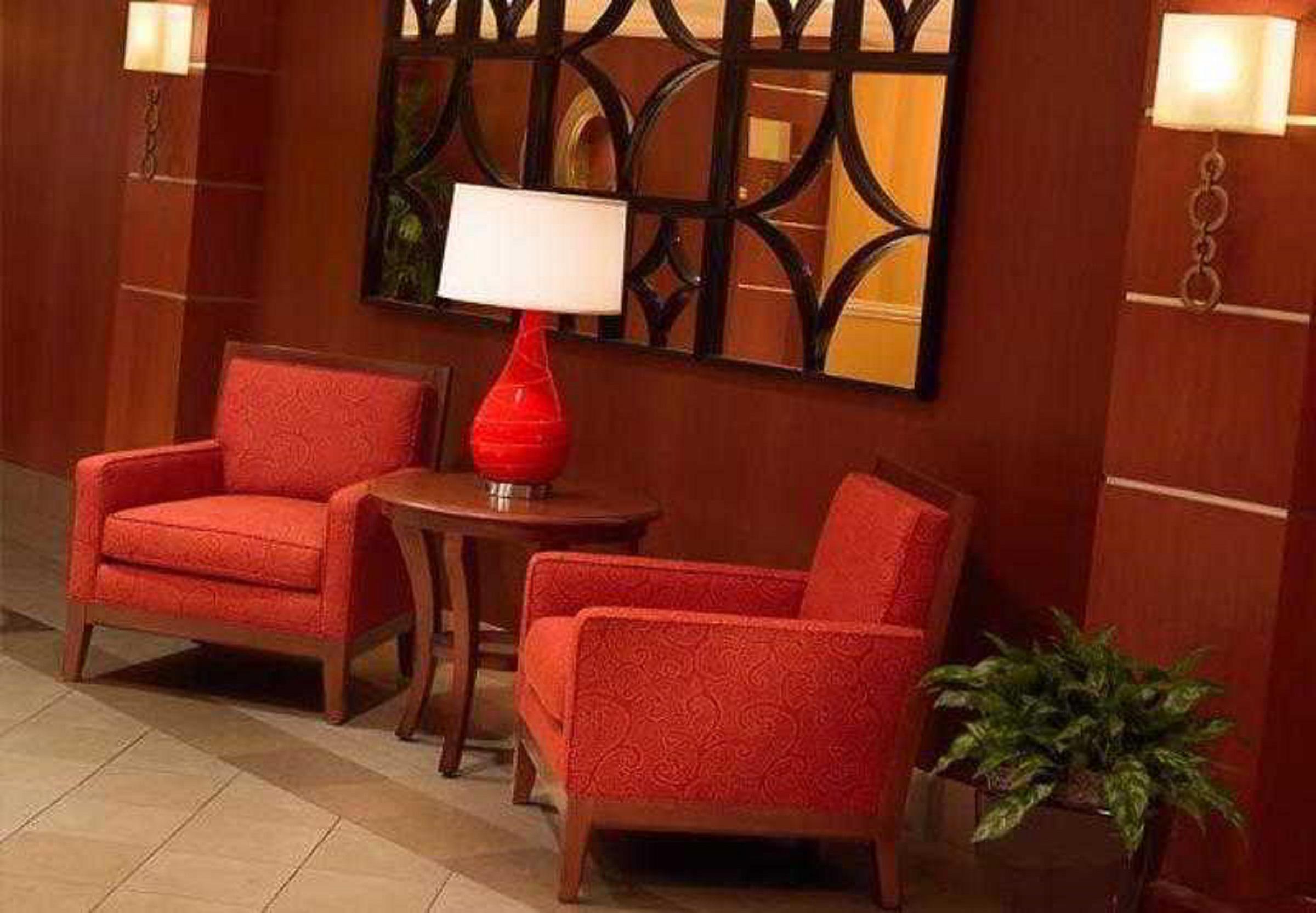 Wyndham Airport 3*