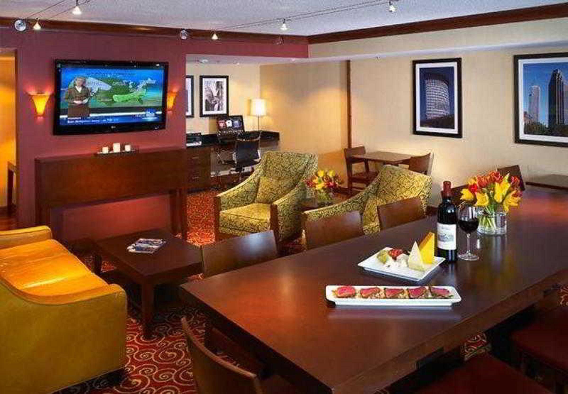 Wyndham Airport Hotel