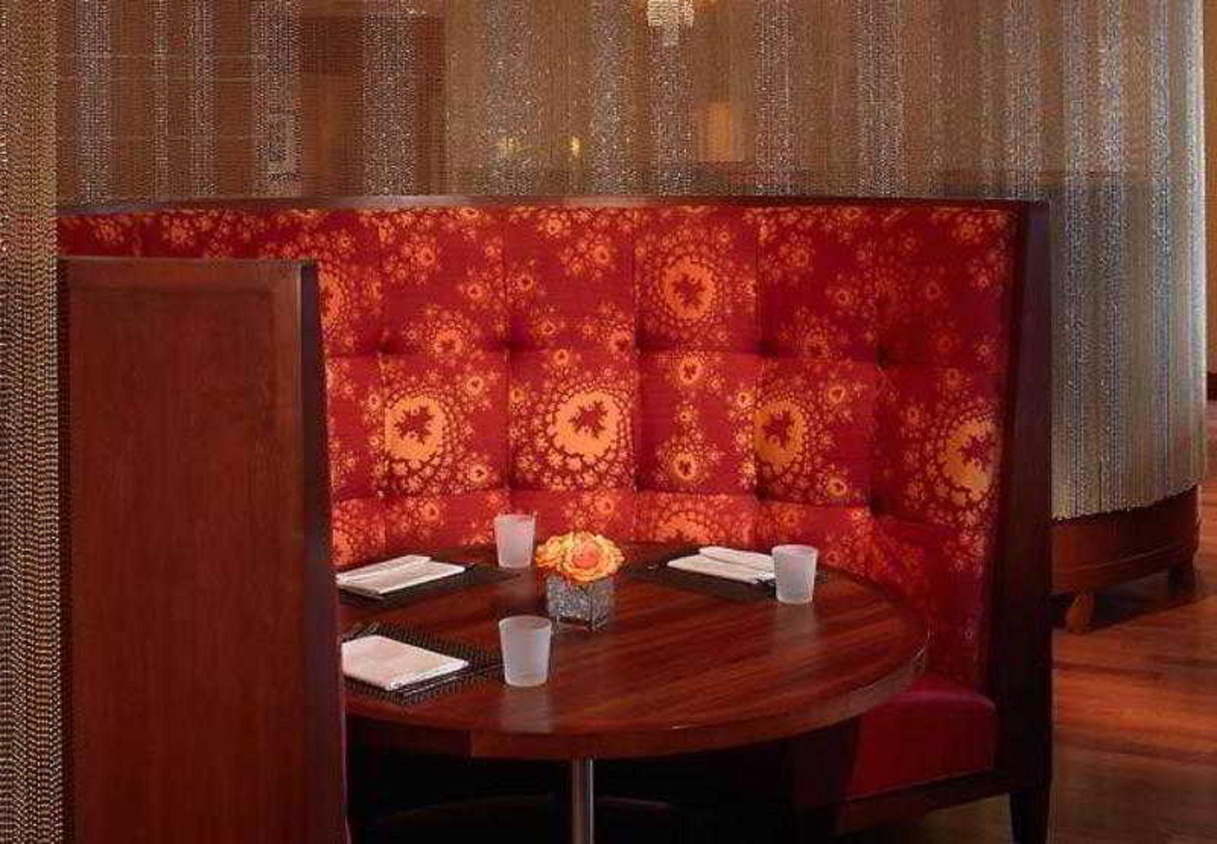 Wyndham Airport Hotel 3*