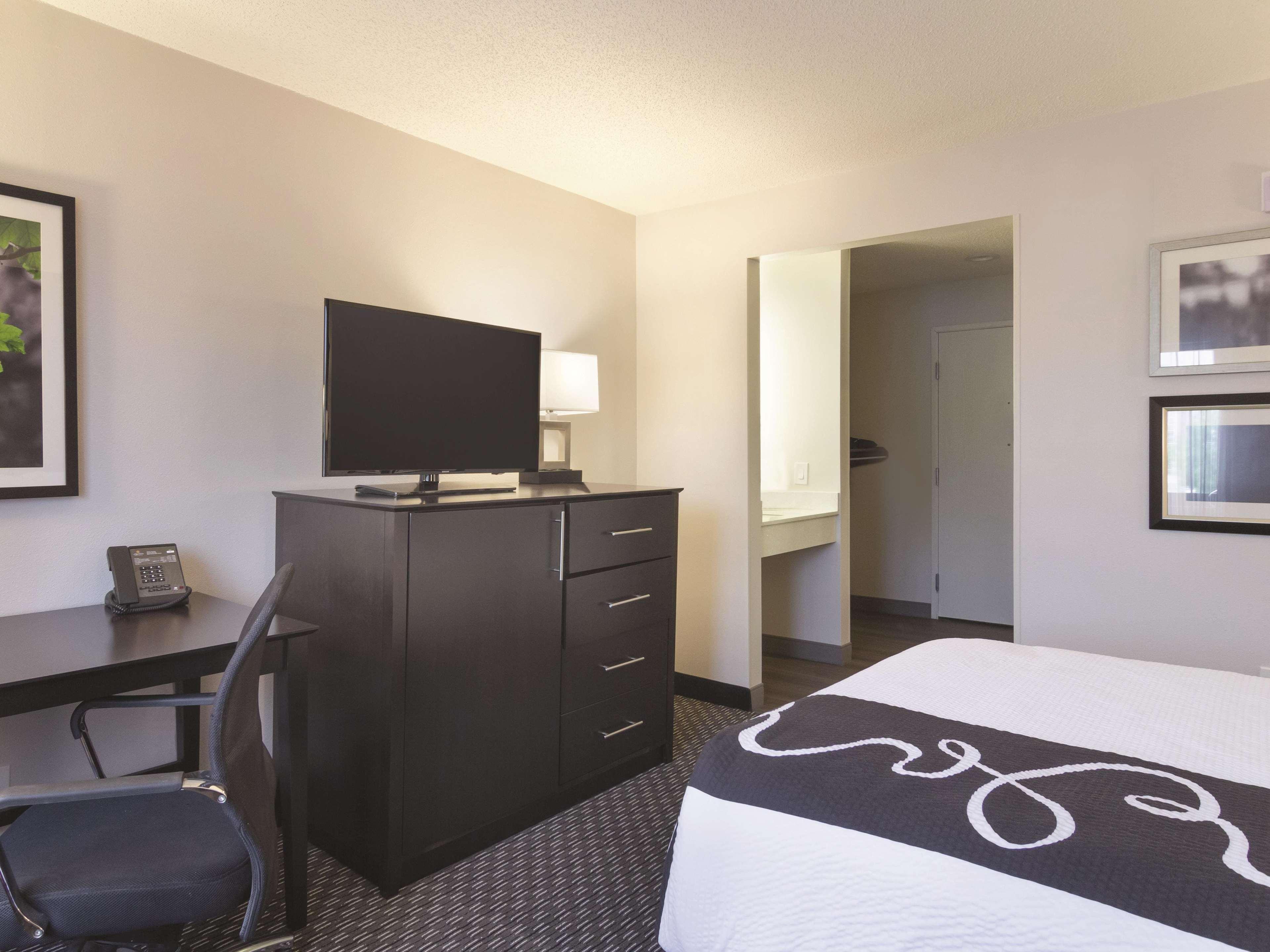 Hotel La Quinta By Wyndham - Airport North Cleveland