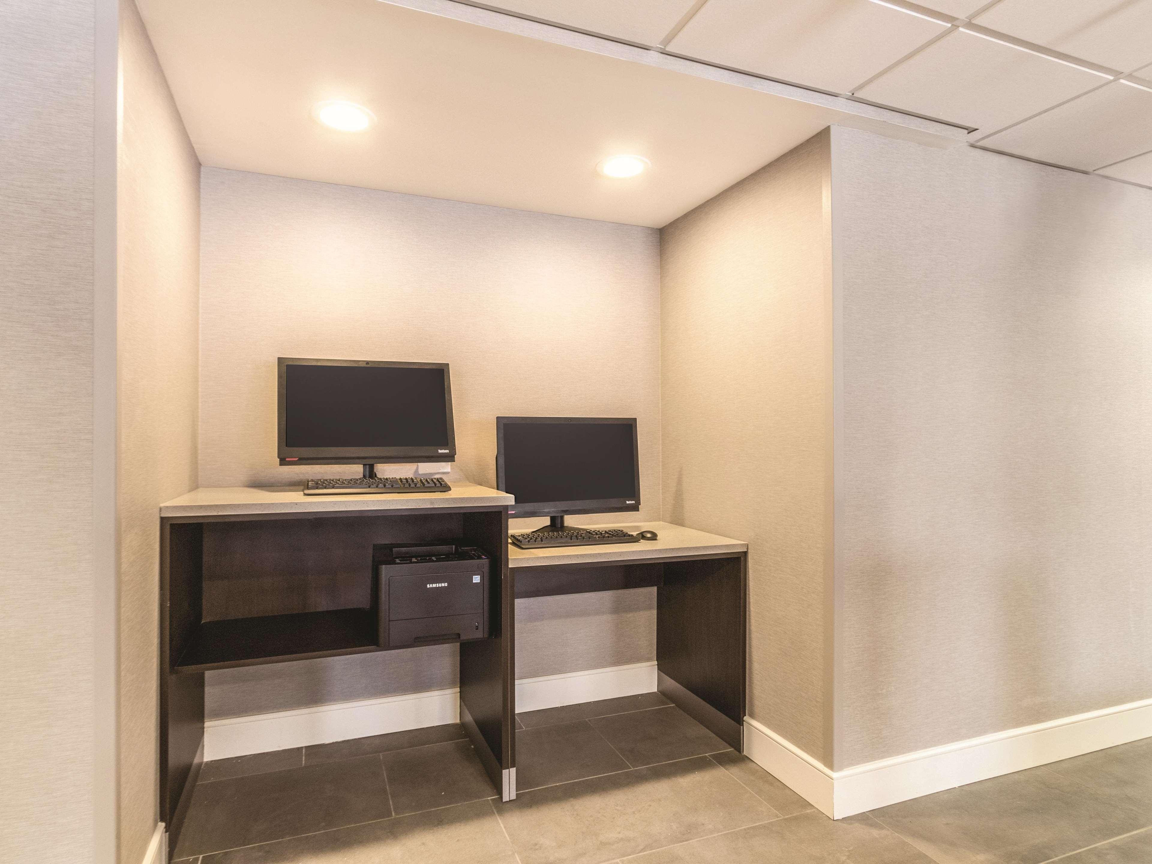 La Quinta By Wyndham - Airport North Hotel Cleveland