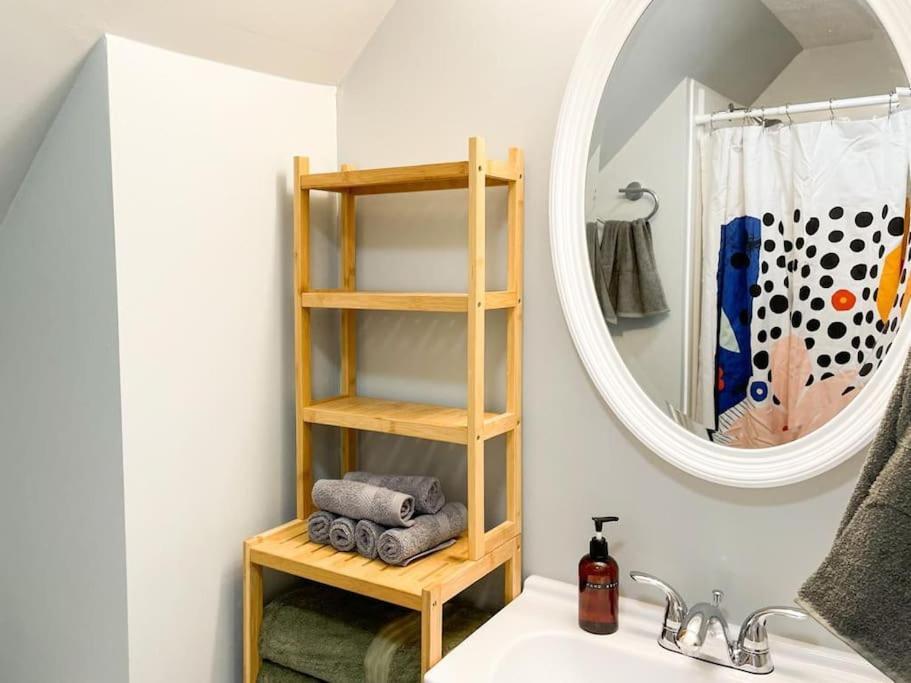 Modern Studio For Two - New Ac Apartment