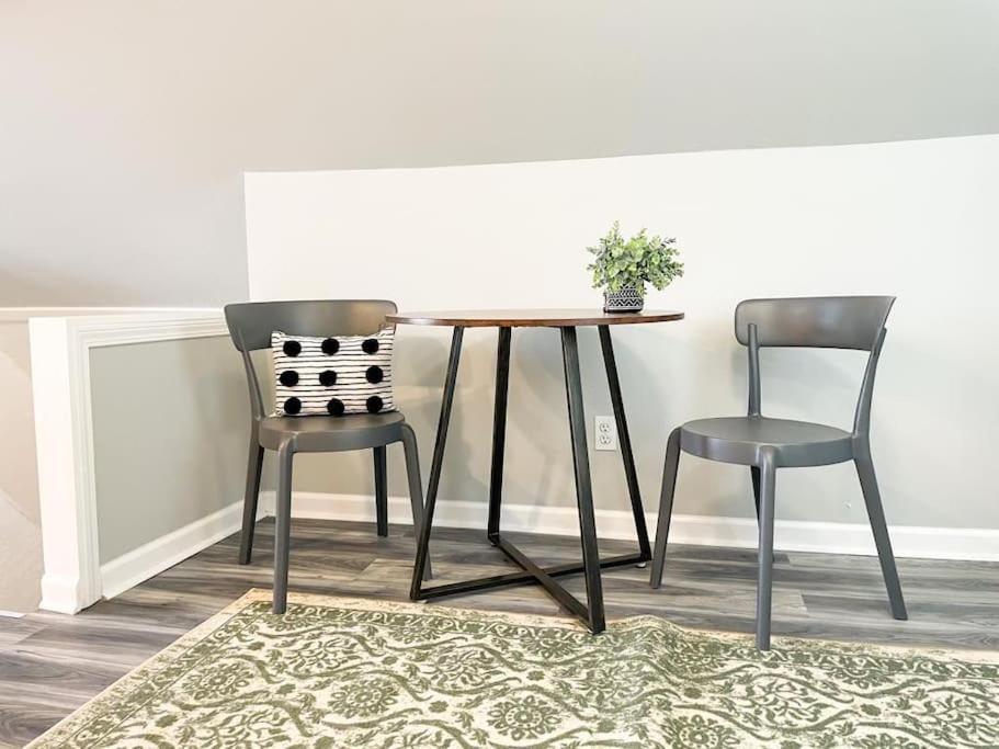 Modern Studio For Two - New Ac Apartment