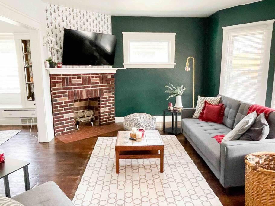 Apartment West Up We Allow Pets Cleveland