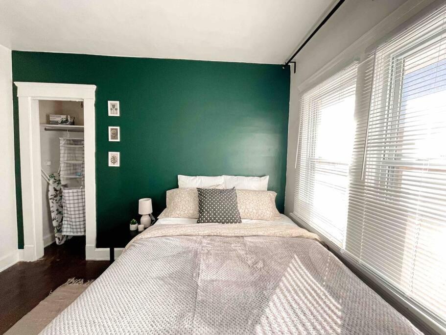 Apartment West Up We Allow Pets