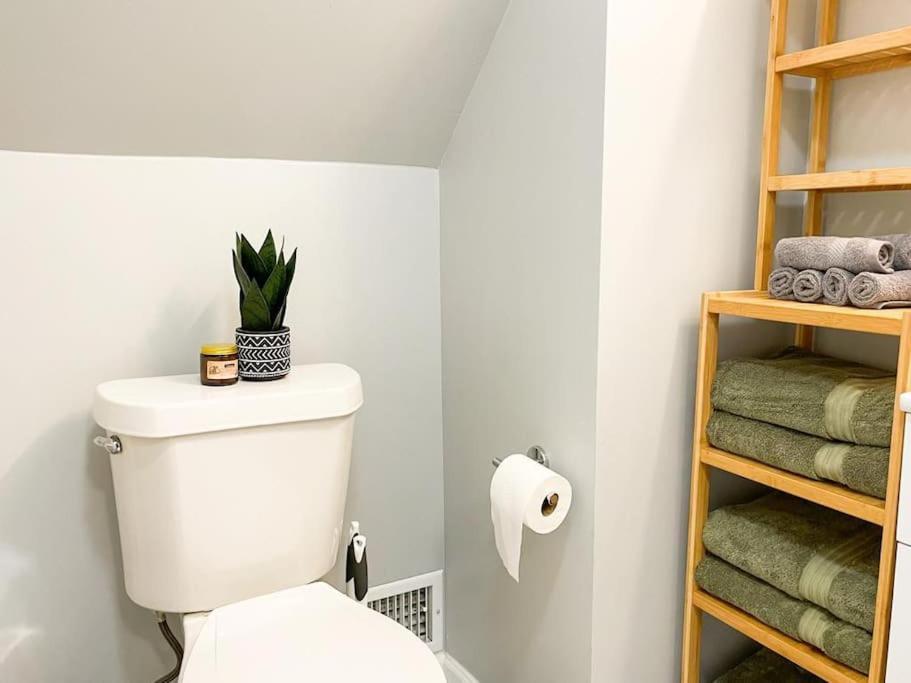Modern Studio For Two - New Ac * Cleveland