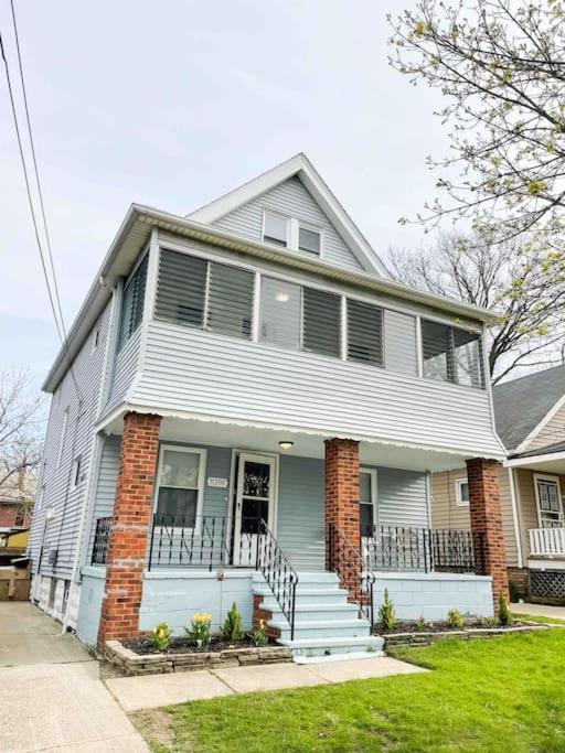 Modern Studio For Two - New Ac * Cleveland