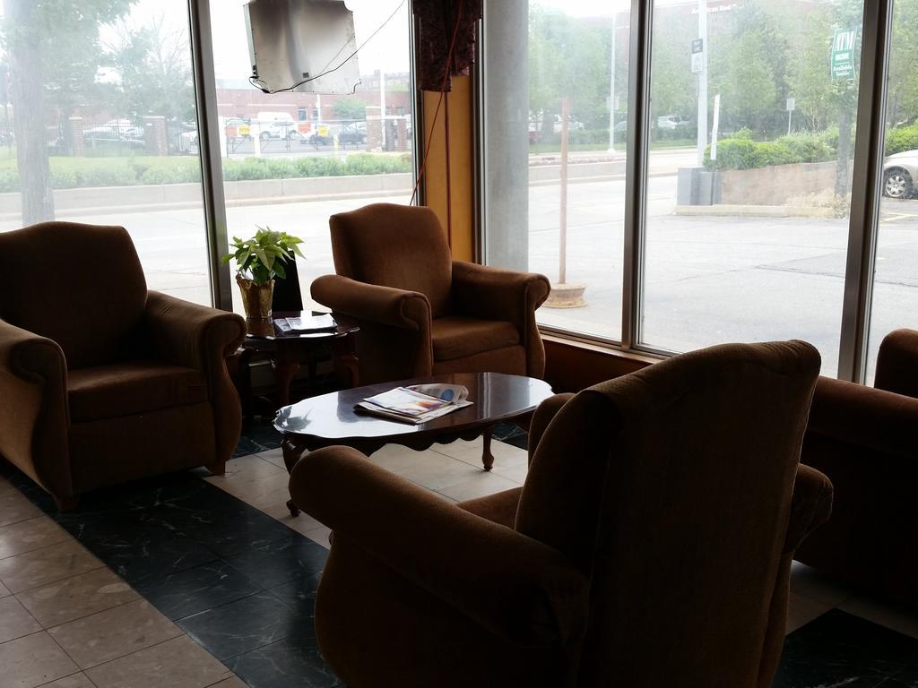 And Hotel 2*
