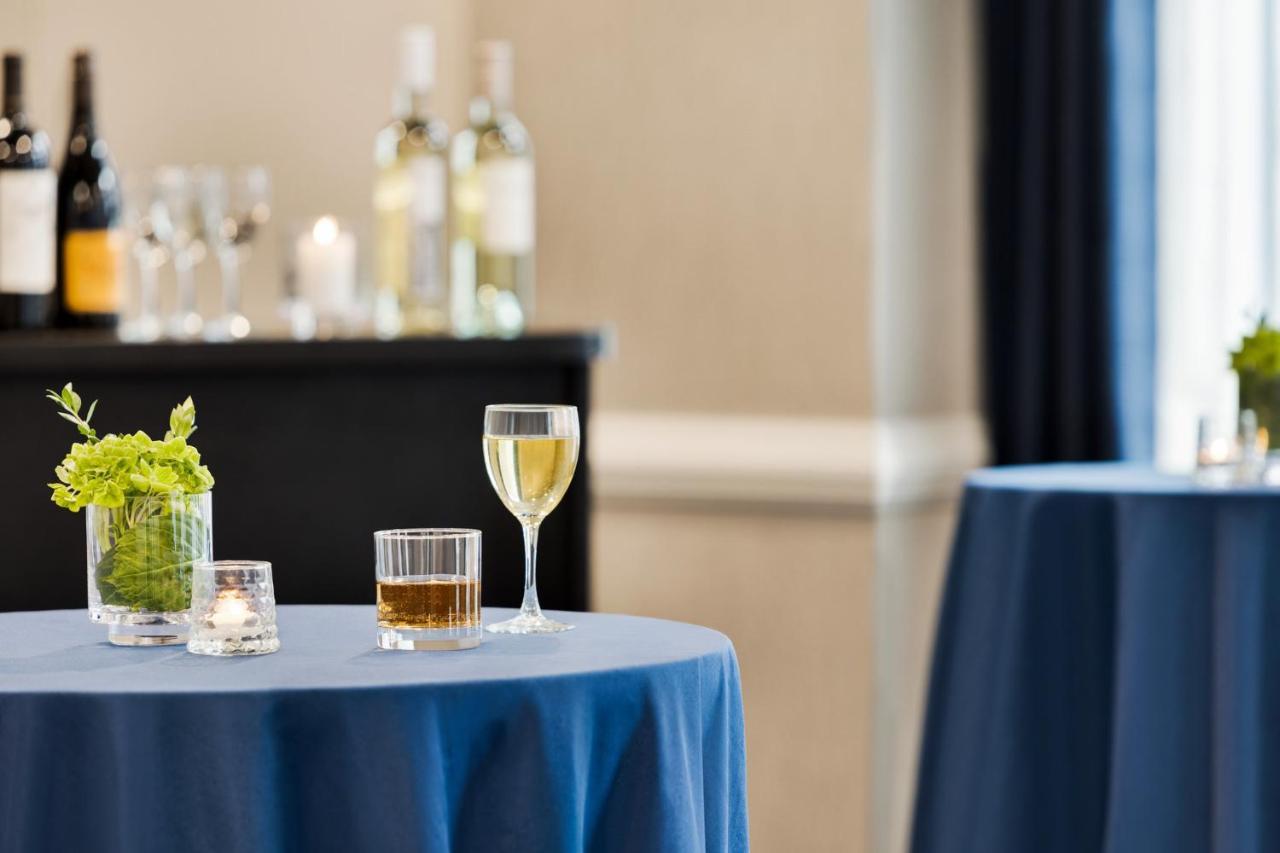Hotel Crowne Plaza At Playhouse Square By Ihg Cleveland
