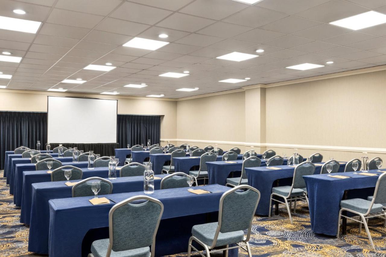 Crowne Plaza At Playhouse Square By Ihg Hotel
