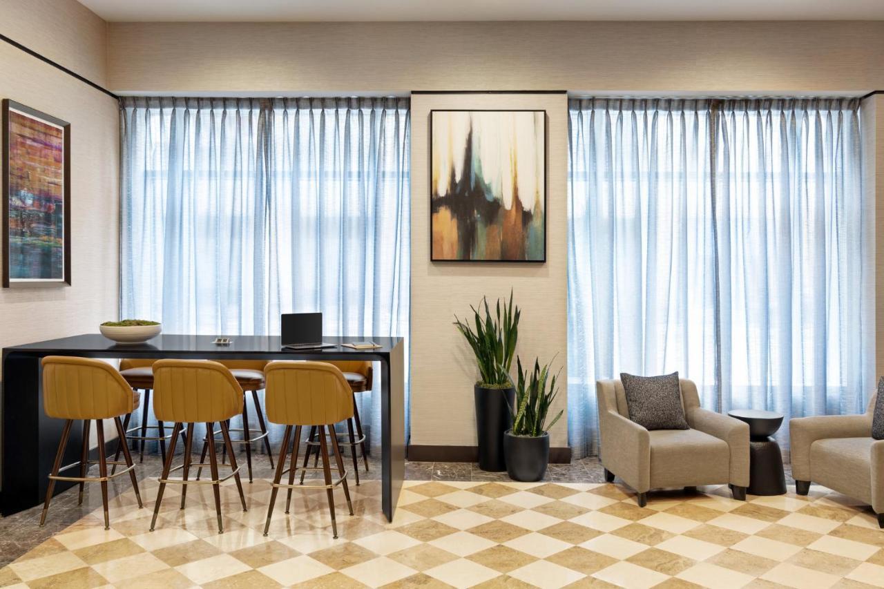 Hotel Crowne Plaza At Playhouse Square By Ihg 3*