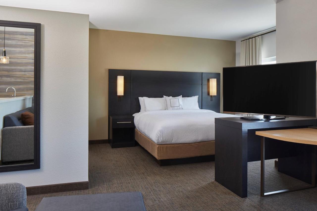 By Marriott Circle/medical Center Cleveland
