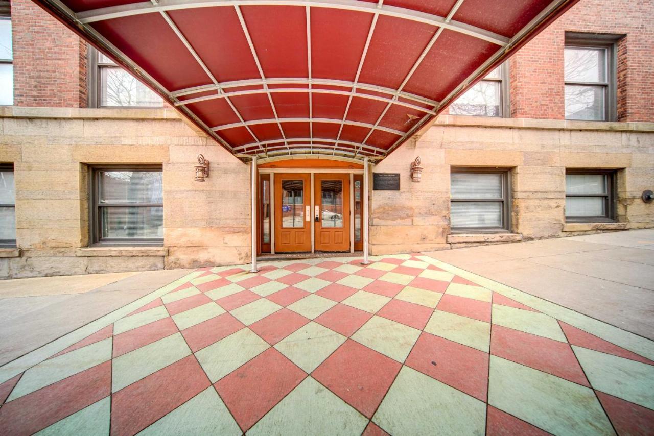 Waterfront About 1 Mi To Downtown Apartment Cleveland
