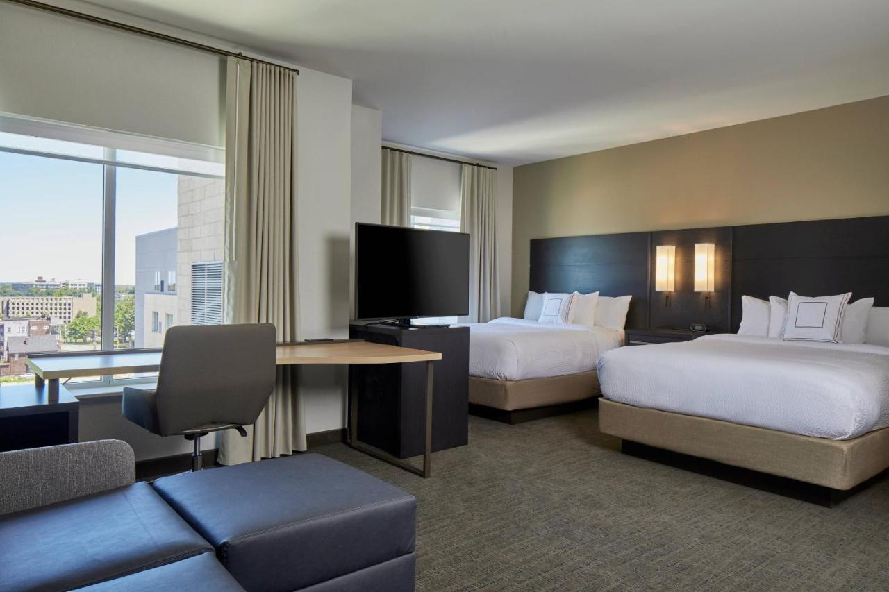 By Marriott Circle/medical Center Cleveland
