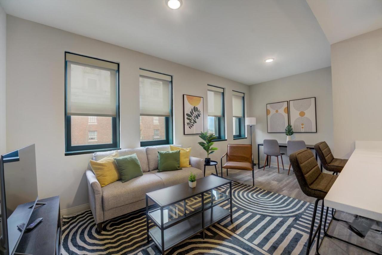 Apartment Frontdesk Athlon Apts Downtown