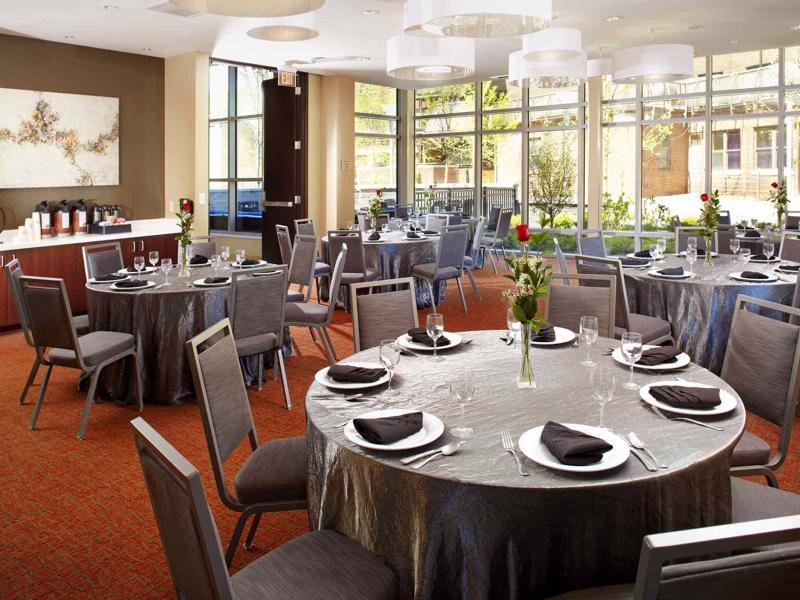 Courtyard Circle Hotel