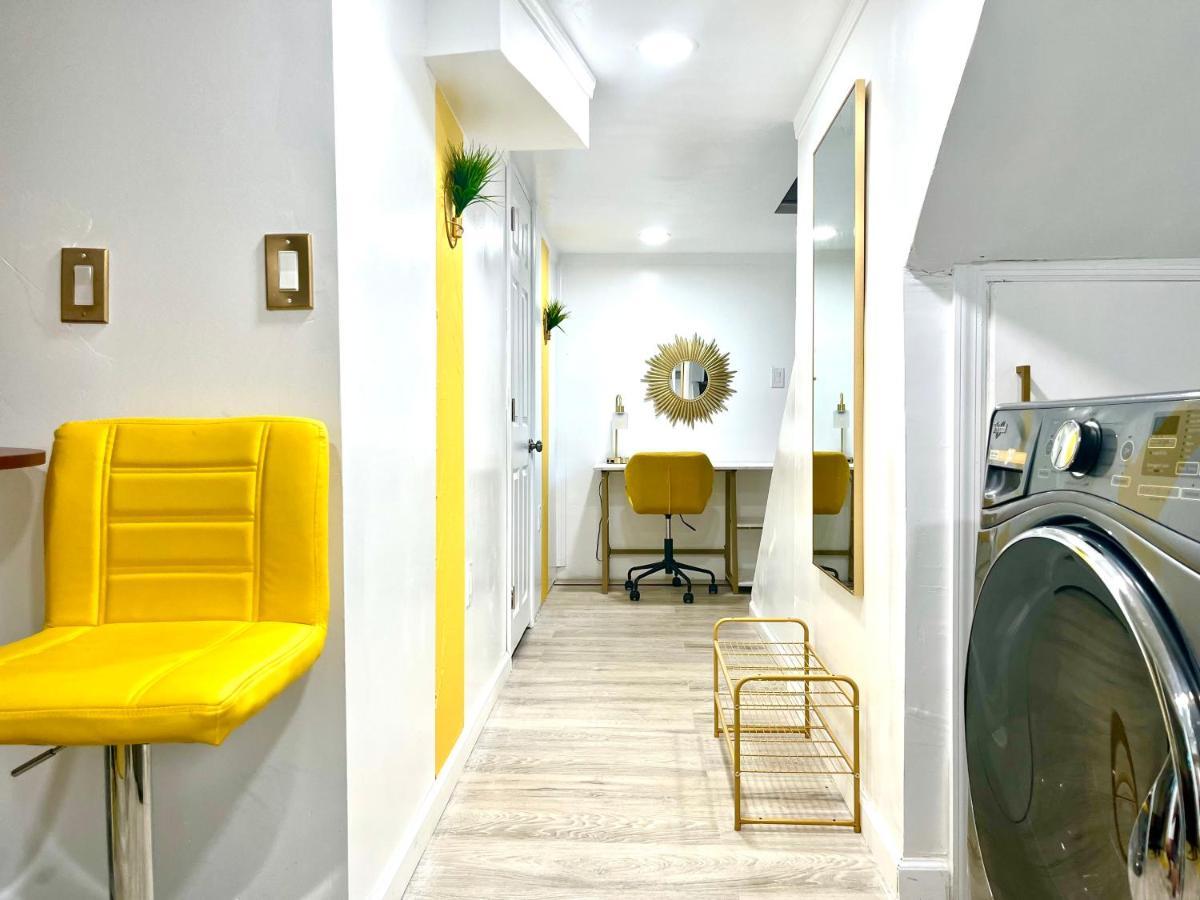 Holiday home The Amber Retreat: Brooklyn Centre Comfort *