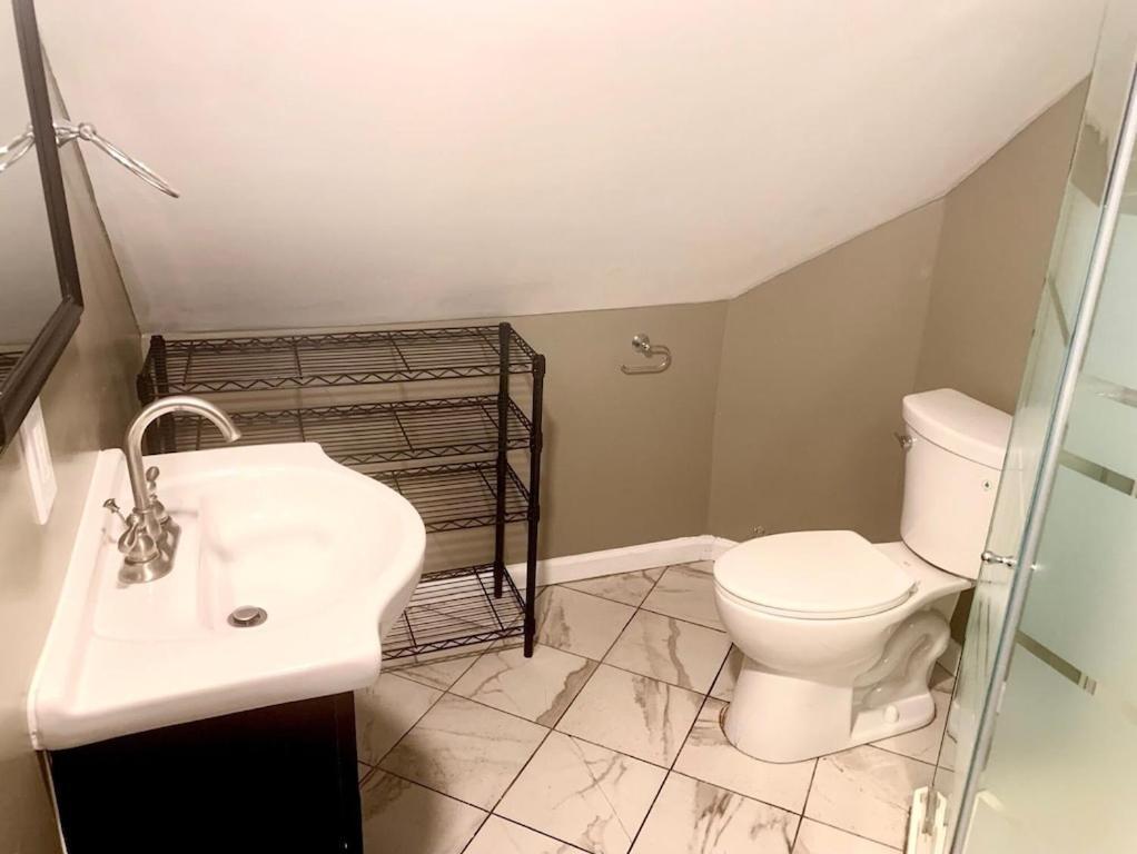 The House - Storer #2 - Comfortable 6 Beds!!! Whole House Apartment Cleveland