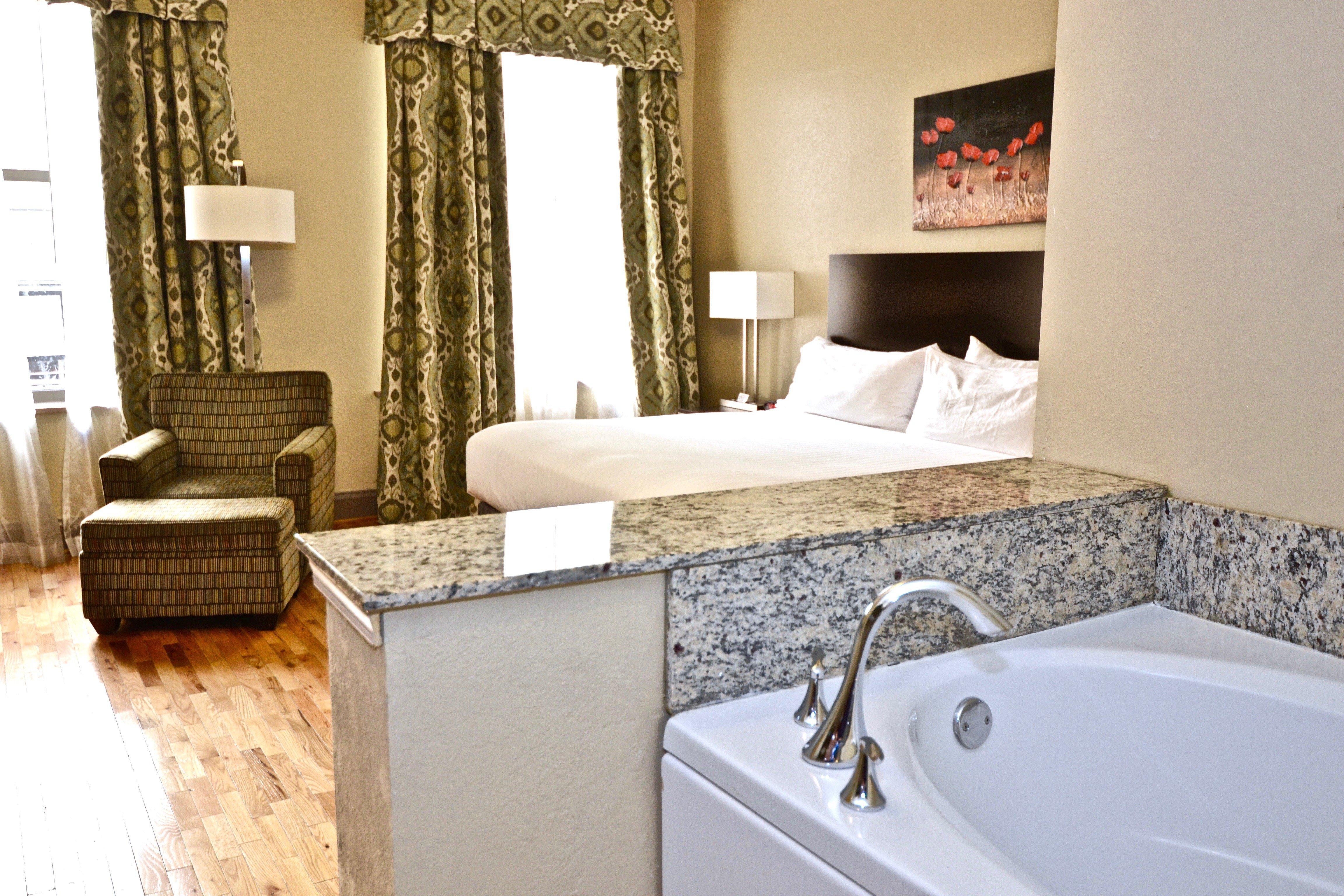 Express Downtown By Ihg Hotel 2*