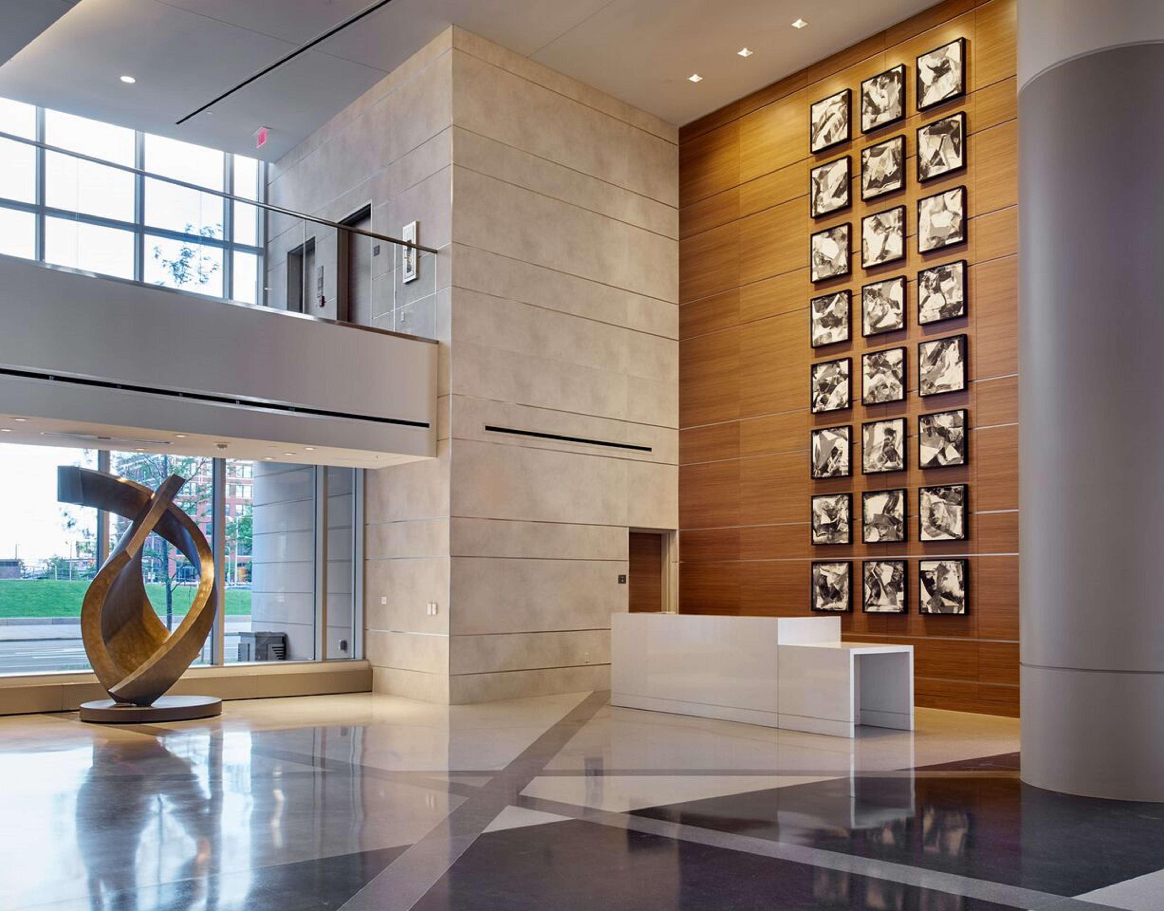 Hilton Downtown Hotel 4*