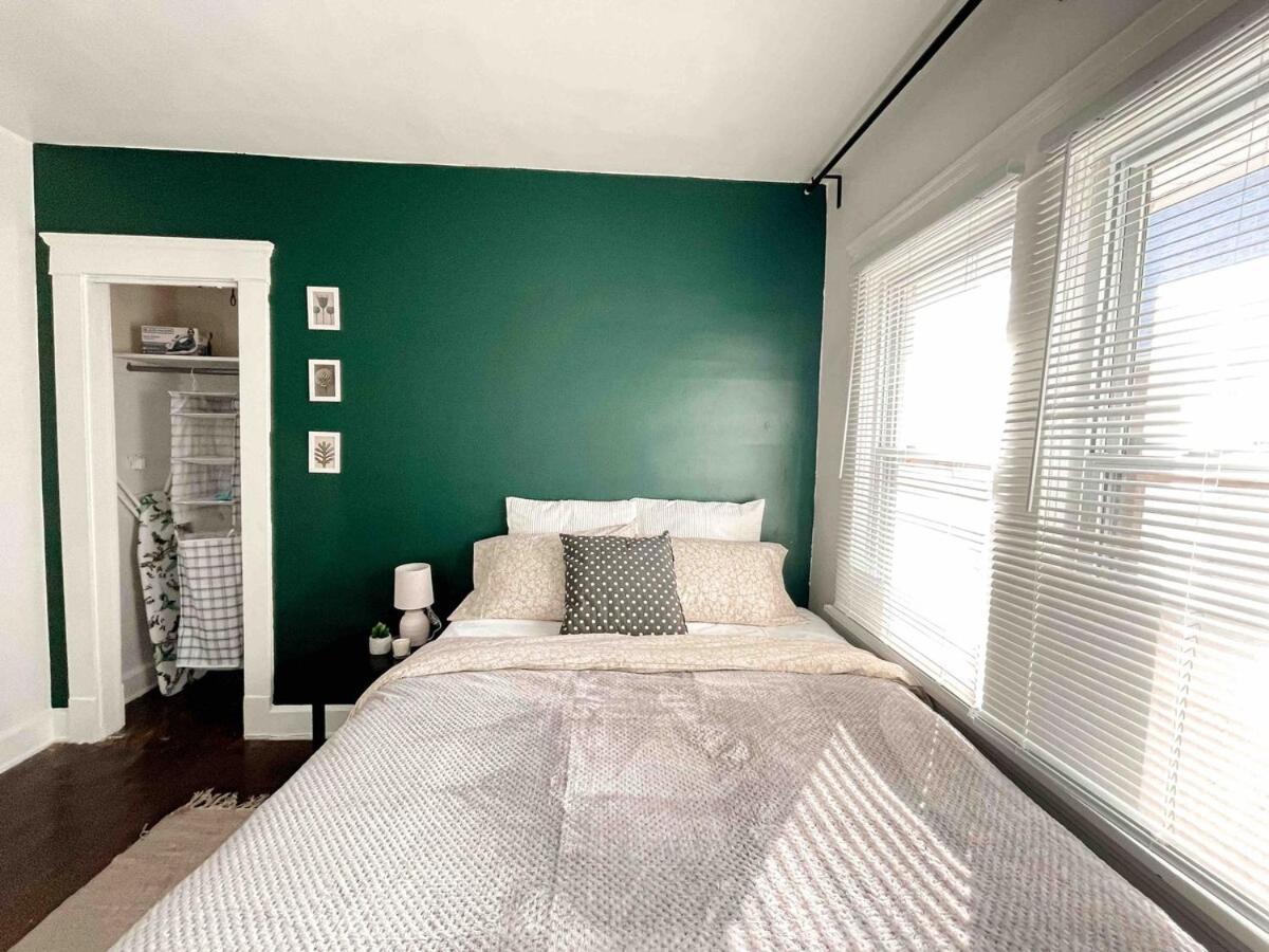 West Up Unit We Allow Pets Apartment Cleveland
