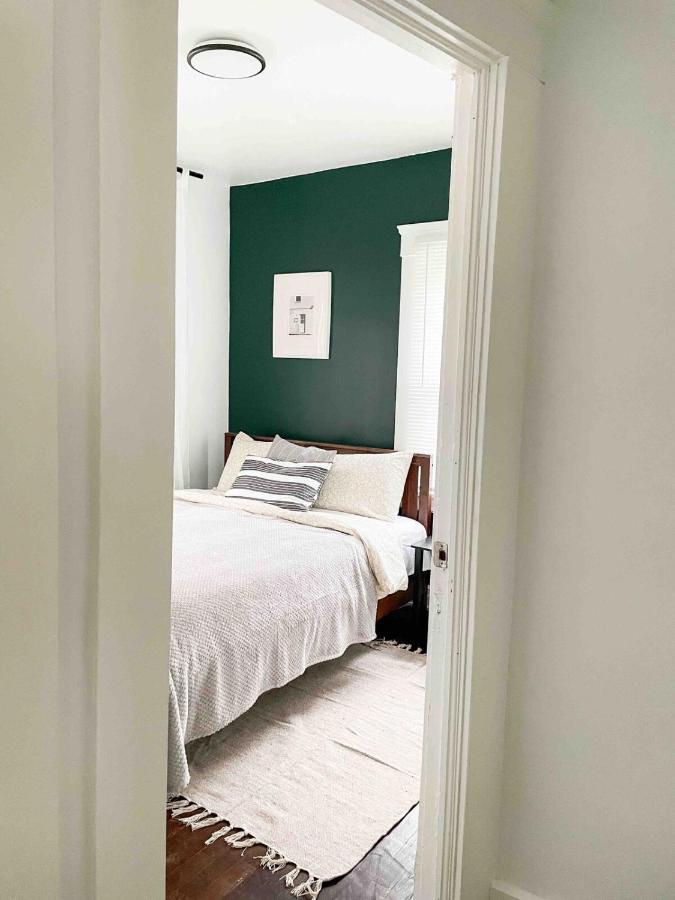 Apartment West Up Unit We Allow Pets Cleveland