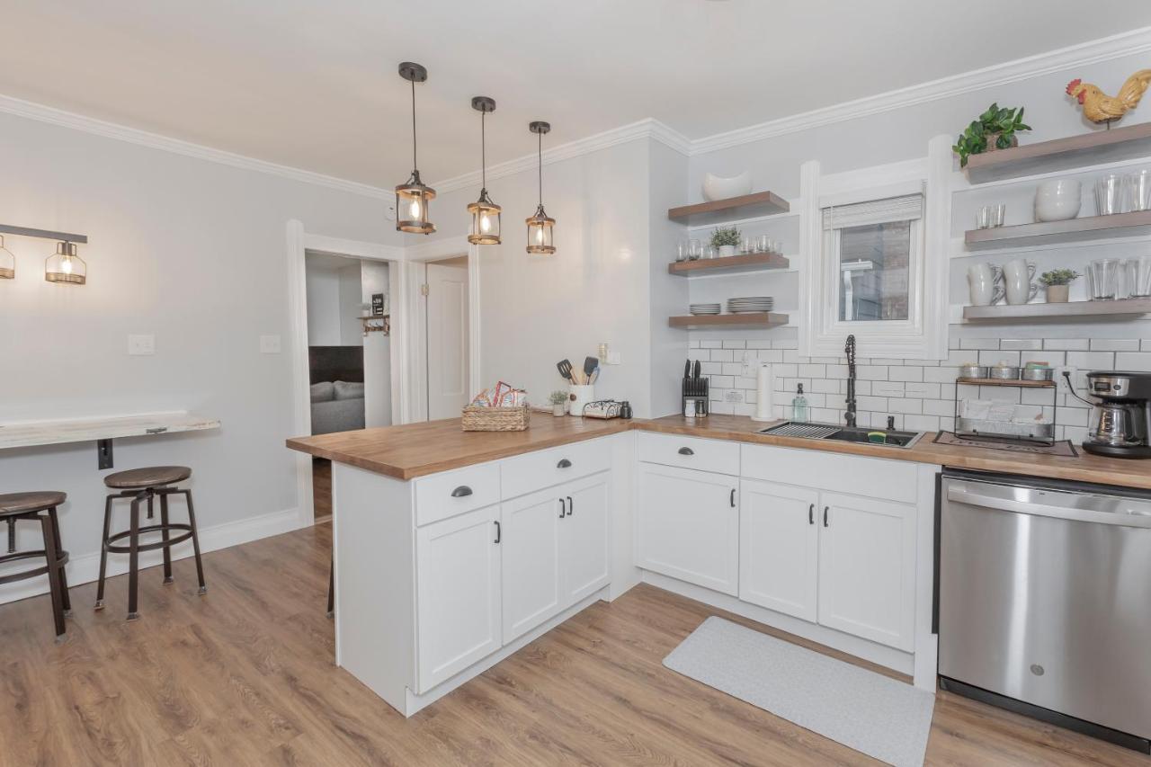 In The Heart Of Little Italy! Free Parking! Apartment Cleveland