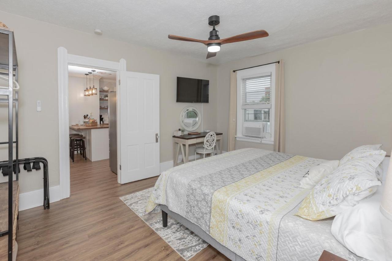 Apartment In The Heart Of Little Italy! Free Parking! Cleveland