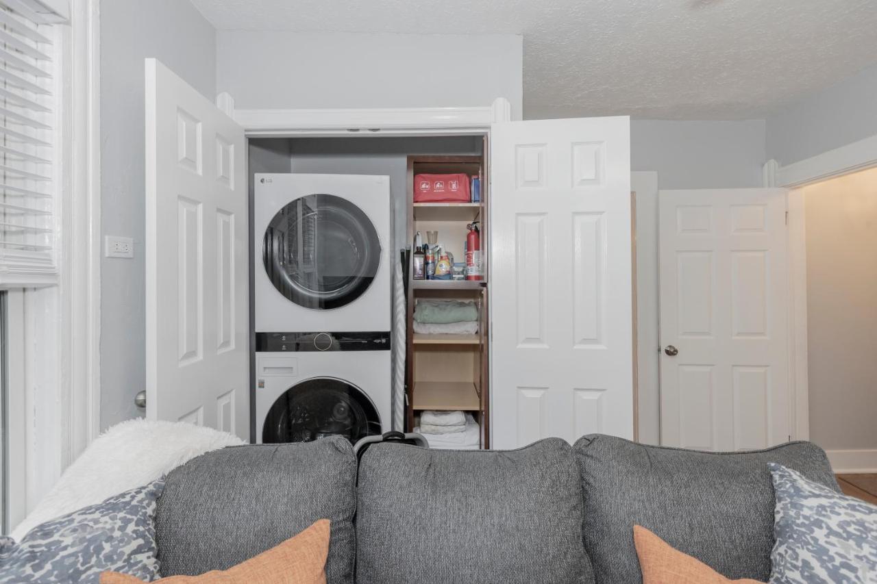 Apartment In The Heart Of Little Italy! Free Parking! *