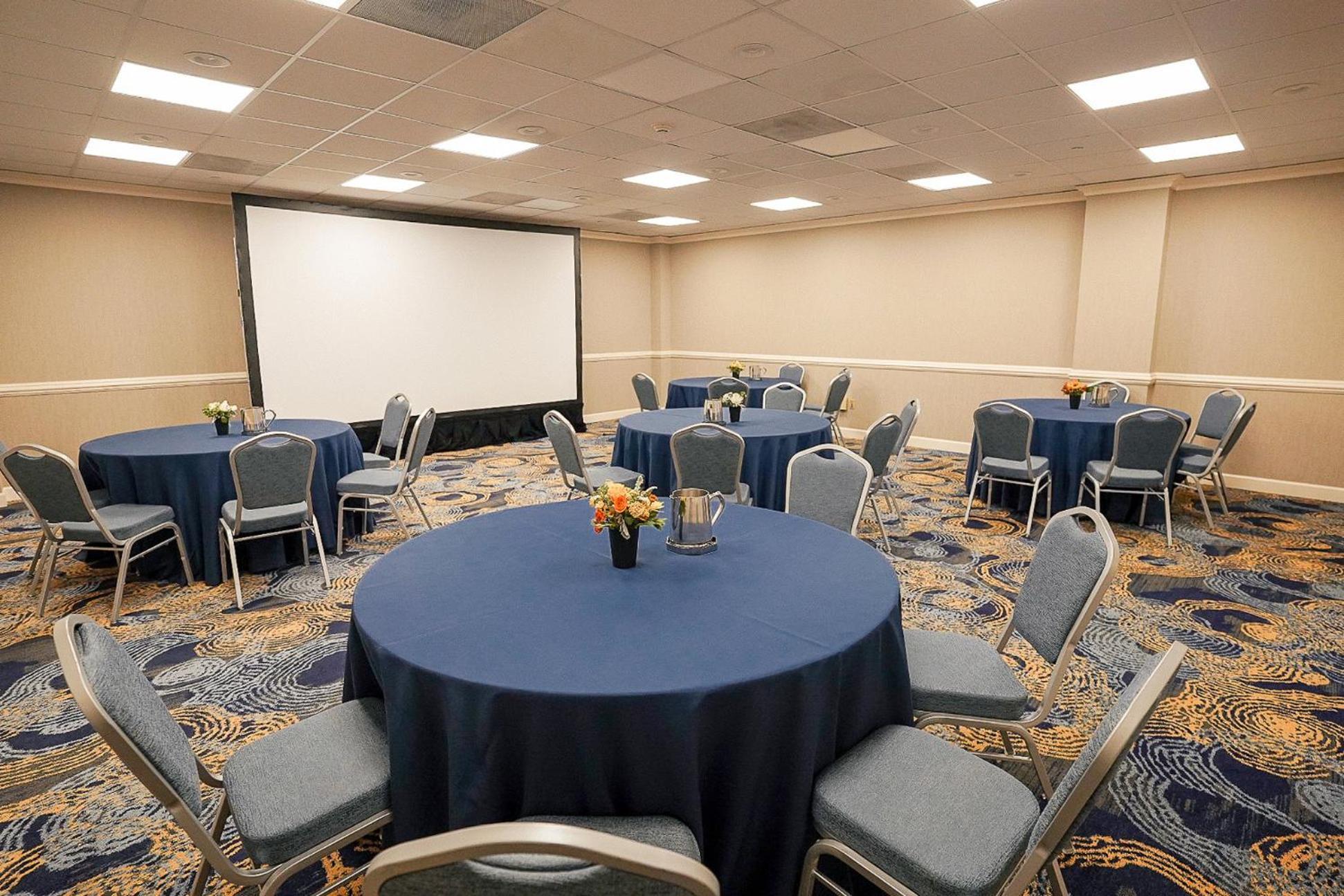 Crowne Plaza At Playhouse Square By Ihg Cleveland