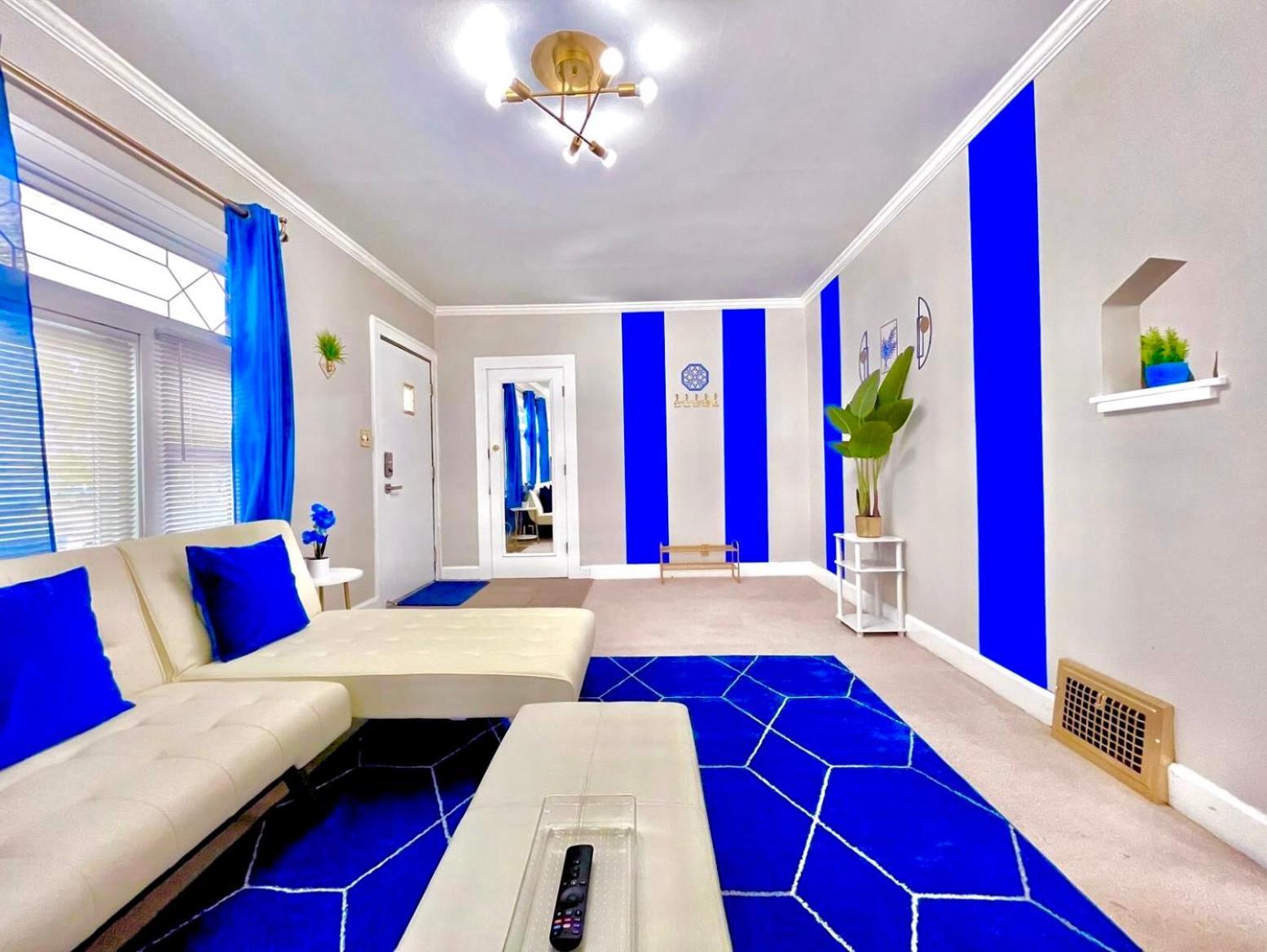 Holiday home The Sapphire Haven - Your Old Brooklyn Oasis Awaits Families, Couples, Business Travelers Near Downtown With Parking, 300 Mb Wifi & Self Check-in