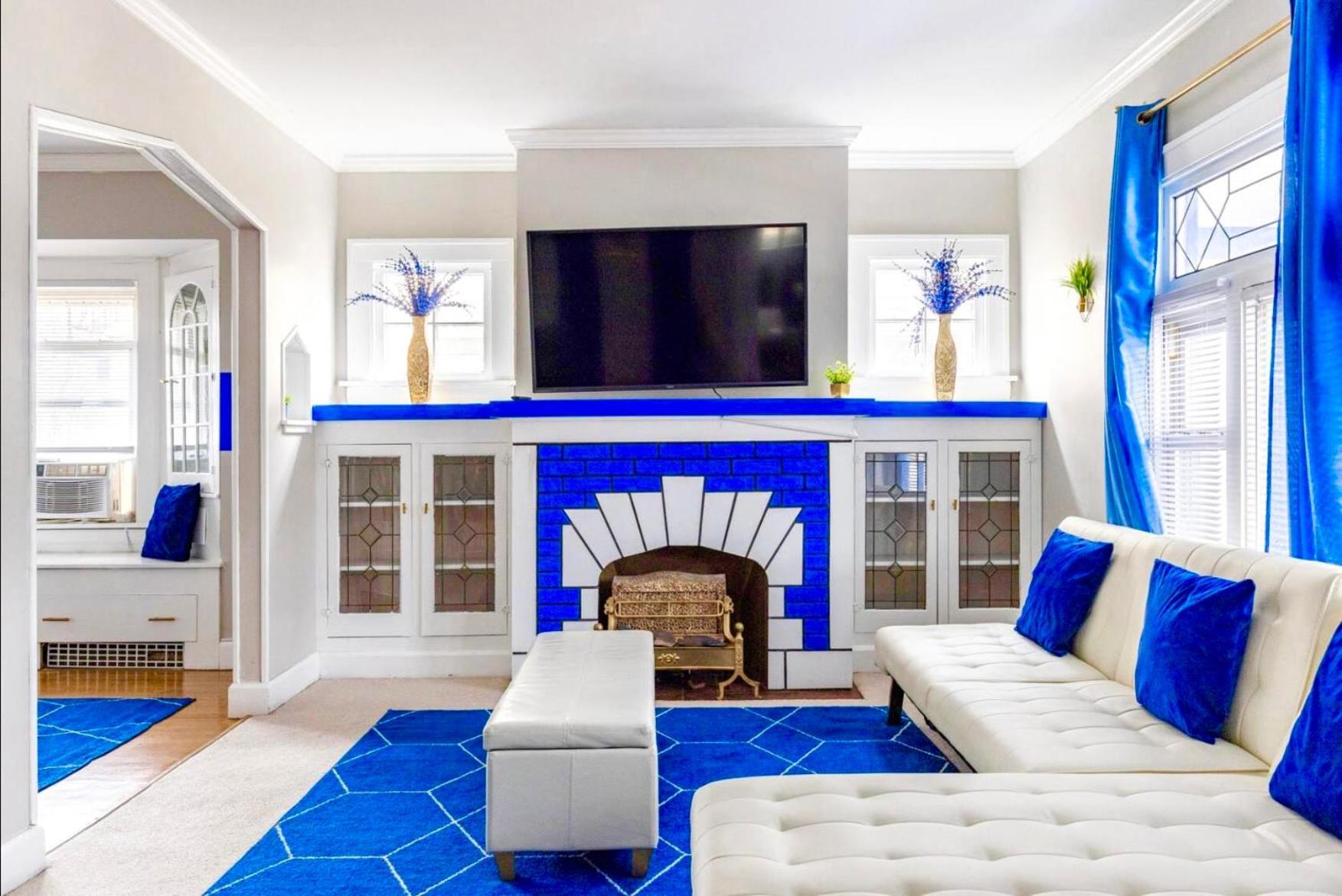 The Sapphire Haven - Your Old Brooklyn Oasis Awaits Families, Couples, Business Travelers Near Downtown With Parking, 300 Mb Wifi & Self Check-in *
