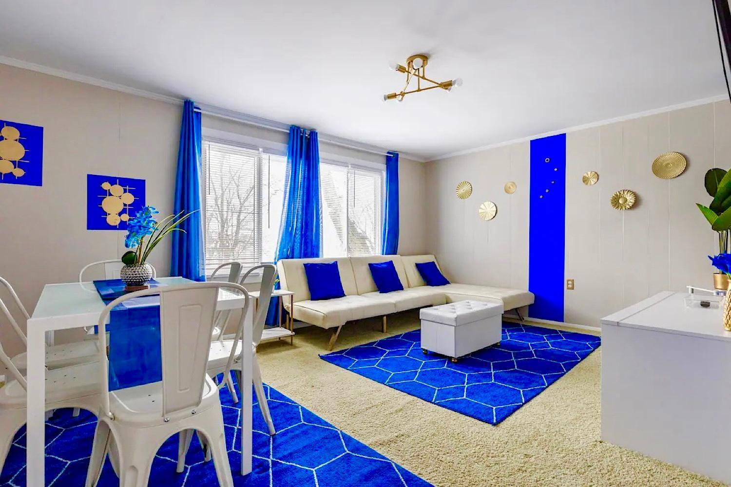 The Sapphire Haven - Your Old Brooklyn Oasis Awaits Families, Couples, Business Travelers Near Downtown With Parking, 300 Mb Wifi & Self Check-in * Cleveland