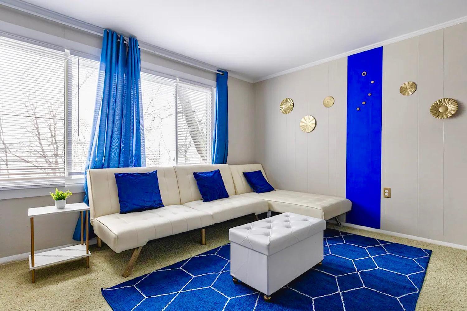 Holiday home The Sapphire Haven - Your Old Brooklyn Oasis Awaits Families, Couples, Business Travelers Near Downtown With Parking, 300 Mb Wifi & Self Check-in
