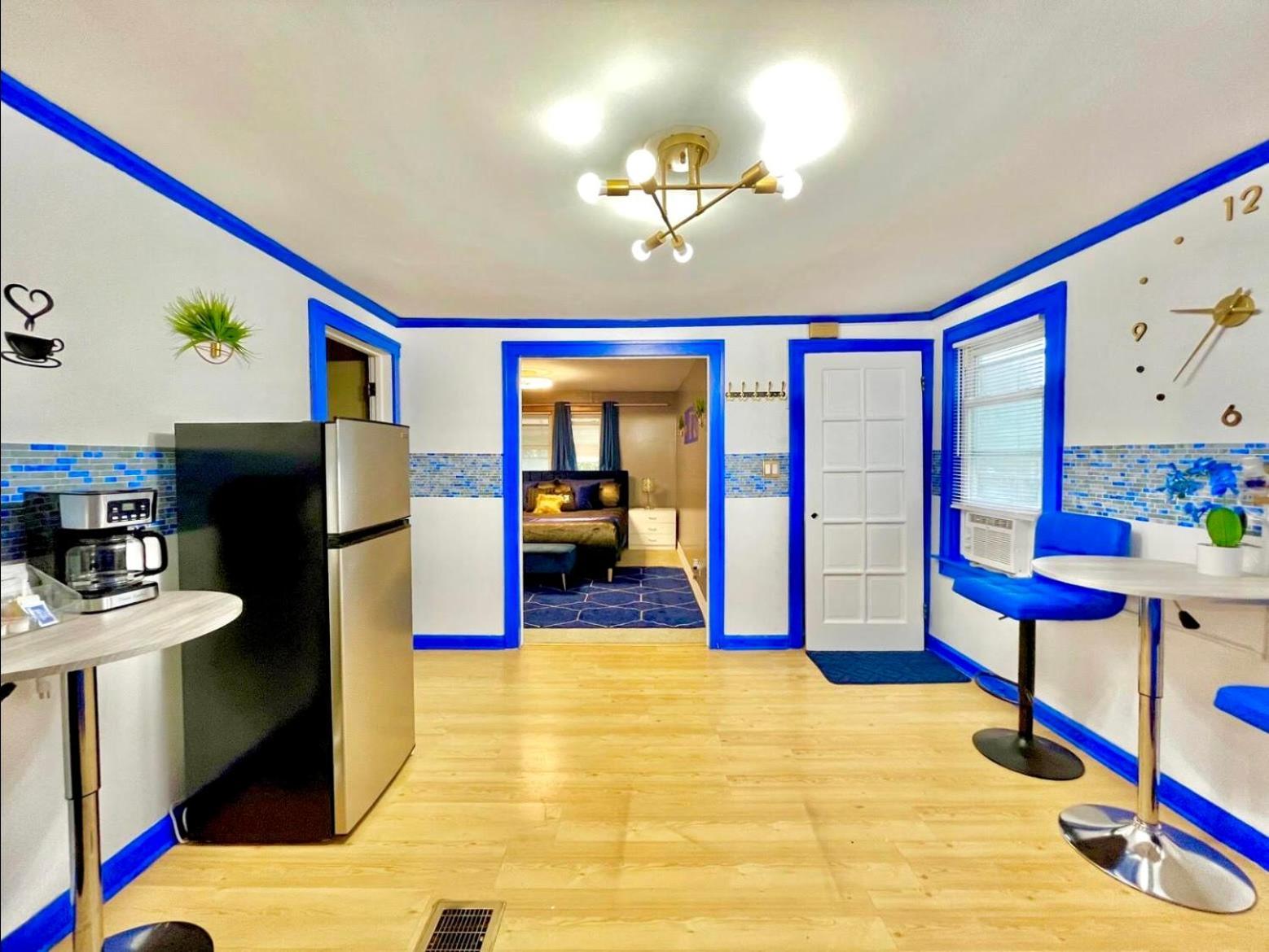The Sapphire Haven - Your Old Brooklyn Oasis Awaits Families, Couples, Business Travelers Near Downtown With Parking, 300 Mb Wifi & Self Check-in Holiday home Cleveland