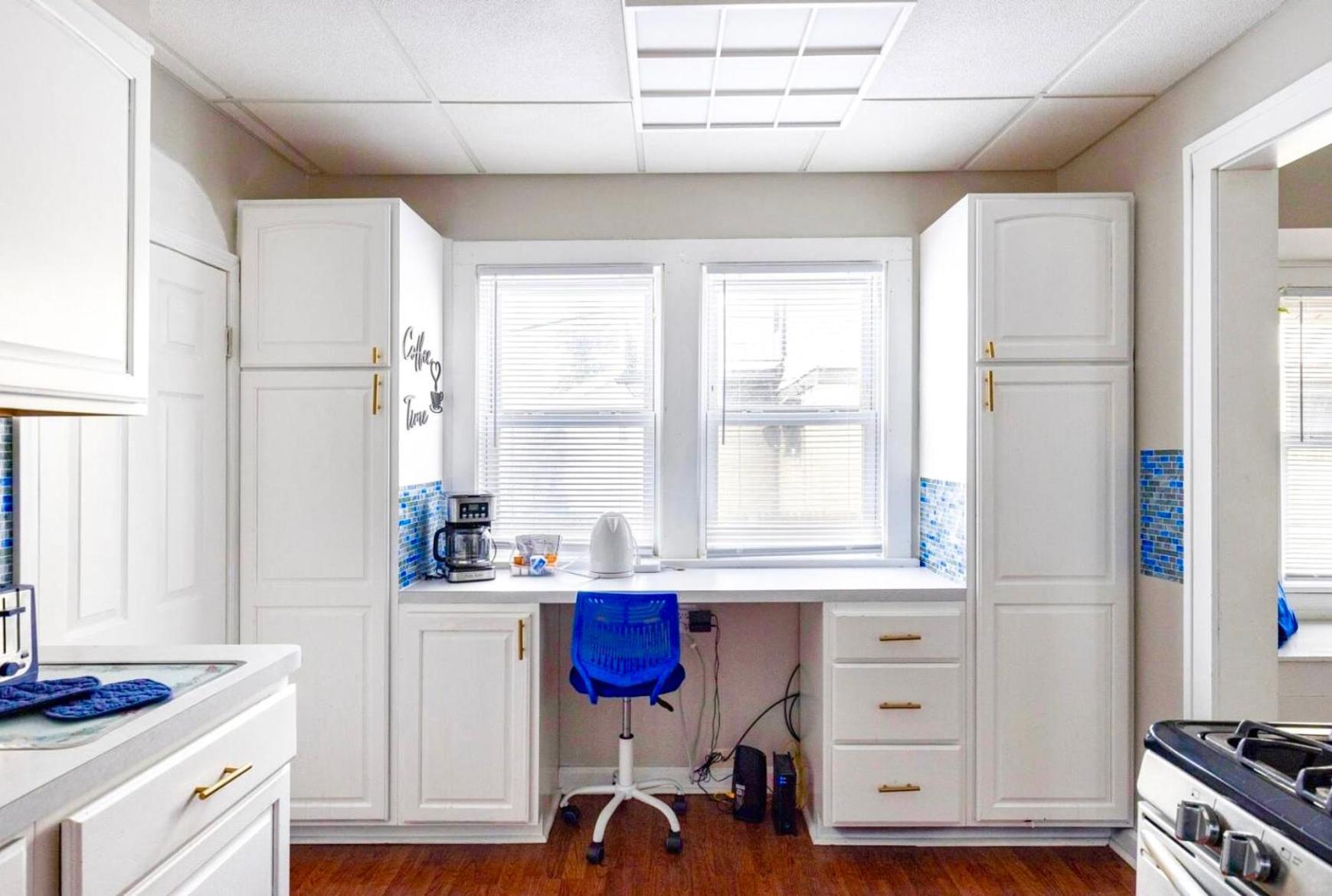 The Sapphire Haven - Your Old Brooklyn Oasis Awaits Families, Couples, Business Travelers Near Downtown With Parking, 300 Mb Wifi & Self Check-in *