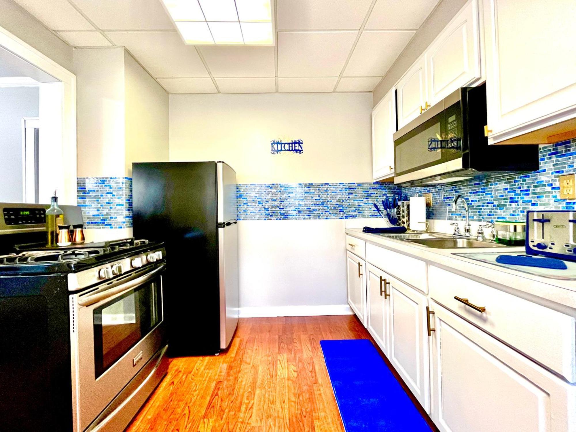 The Sapphire Haven - Your Old Brooklyn Oasis Awaits Families, Couples, Business Travelers Near Downtown With Parking, 300 Mb Wifi & Self Check-in Holiday home *
