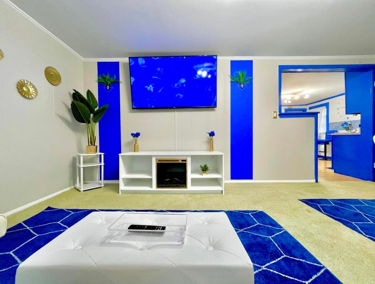 The Sapphire Haven - Your Old Brooklyn Oasis Awaits Families, Couples, Business Travelers Near Downtown With Parking, 300 Mb Wifi & Self Check-in *