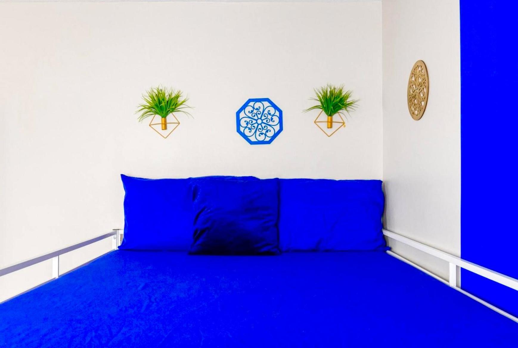 Holiday home The Sapphire Haven - Your Old Brooklyn Oasis Awaits Families, Couples, Business Travelers Near Downtown With Parking, 300 Mb Wifi & Self Check-in *