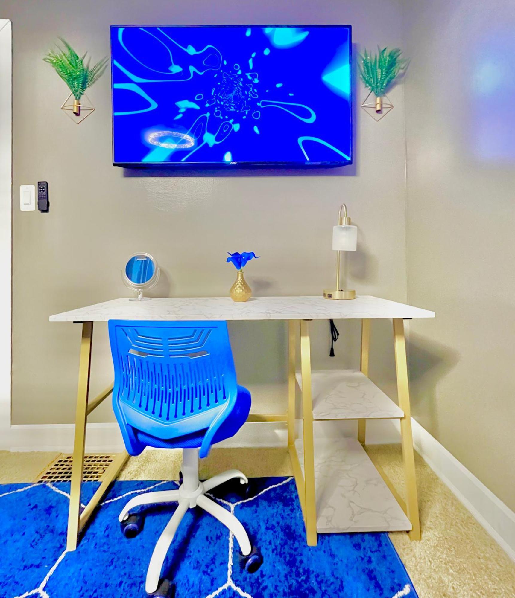 Holiday home The Sapphire Haven - Your Old Brooklyn Oasis Awaits Families, Couples, Business Travelers Near Downtown With Parking, 300 Mb Wifi & Self Check-in Cleveland