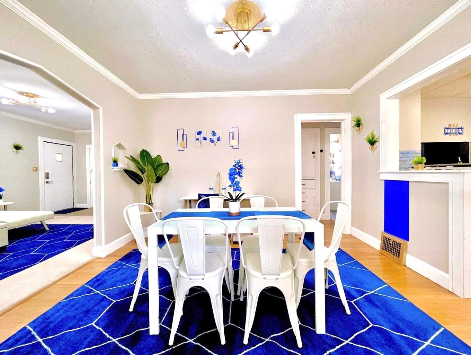 The Sapphire Haven - Your Old Brooklyn Oasis Awaits Families, Couples, Business Travelers Near Downtown With Parking, 300 Mb Wifi & Self Check-in Holiday home Cleveland