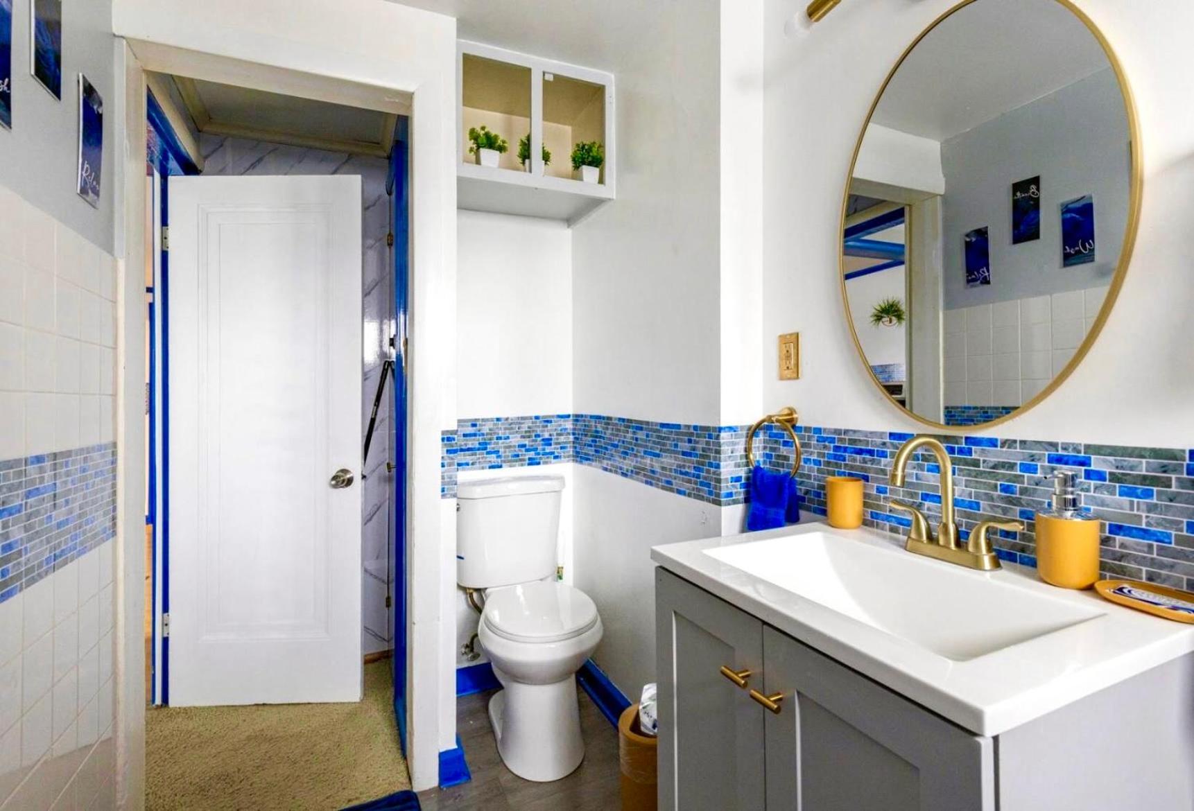 The Sapphire Haven - Your Old Brooklyn Oasis Awaits Families, Couples, Business Travelers Near Downtown With Parking, 300 Mb Wifi & Self Check-in *