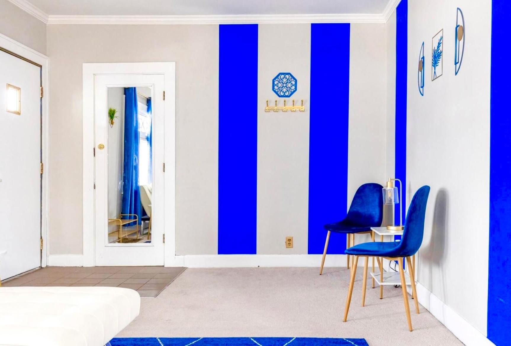 The Sapphire Haven - Your Old Brooklyn Oasis Awaits Families, Couples, Business Travelers Near Downtown With Parking, 300 Mb Wifi & Self Check-in Holiday home Cleveland