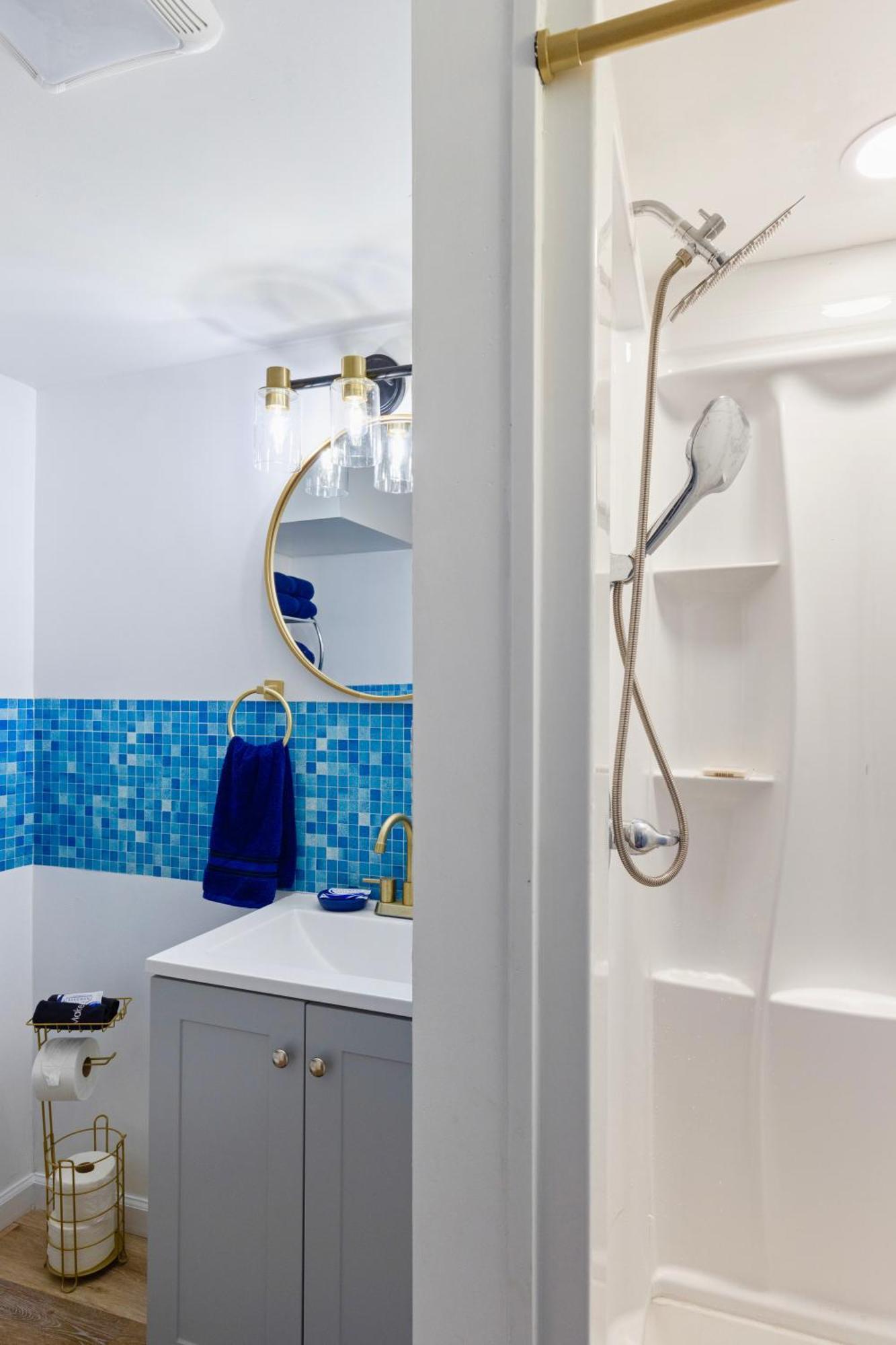 The Sapphire Haven - Your Old Brooklyn Oasis Awaits Families, Couples, Business Travelers Near Downtown With Parking, 300 Mb Wifi & Self Check-in Holiday home