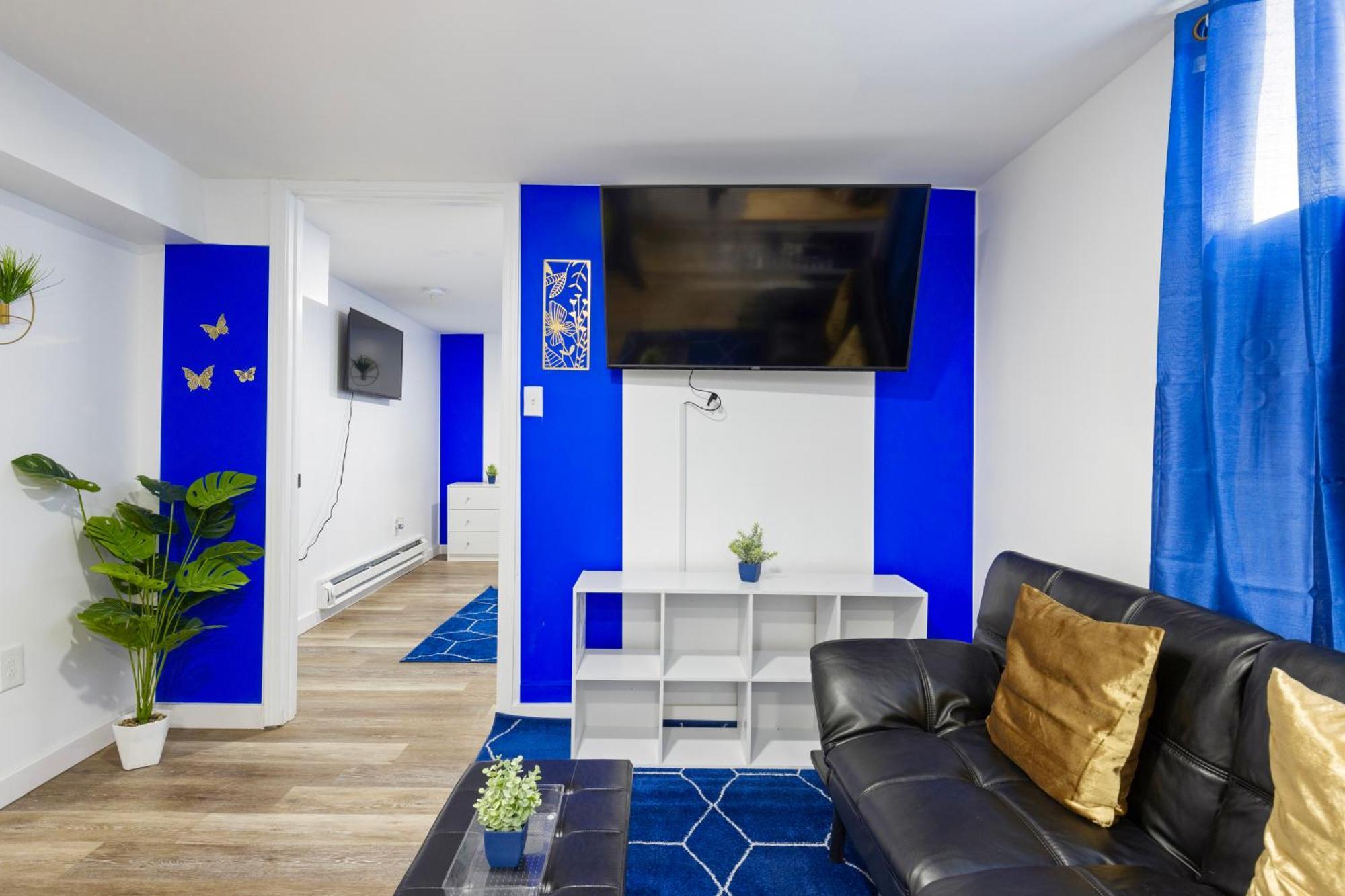 The Sapphire Haven - Your Old Brooklyn Oasis Awaits Families, Couples, Business Travelers Near Downtown With Parking, 300 Mb Wifi & Self Check-in * Cleveland