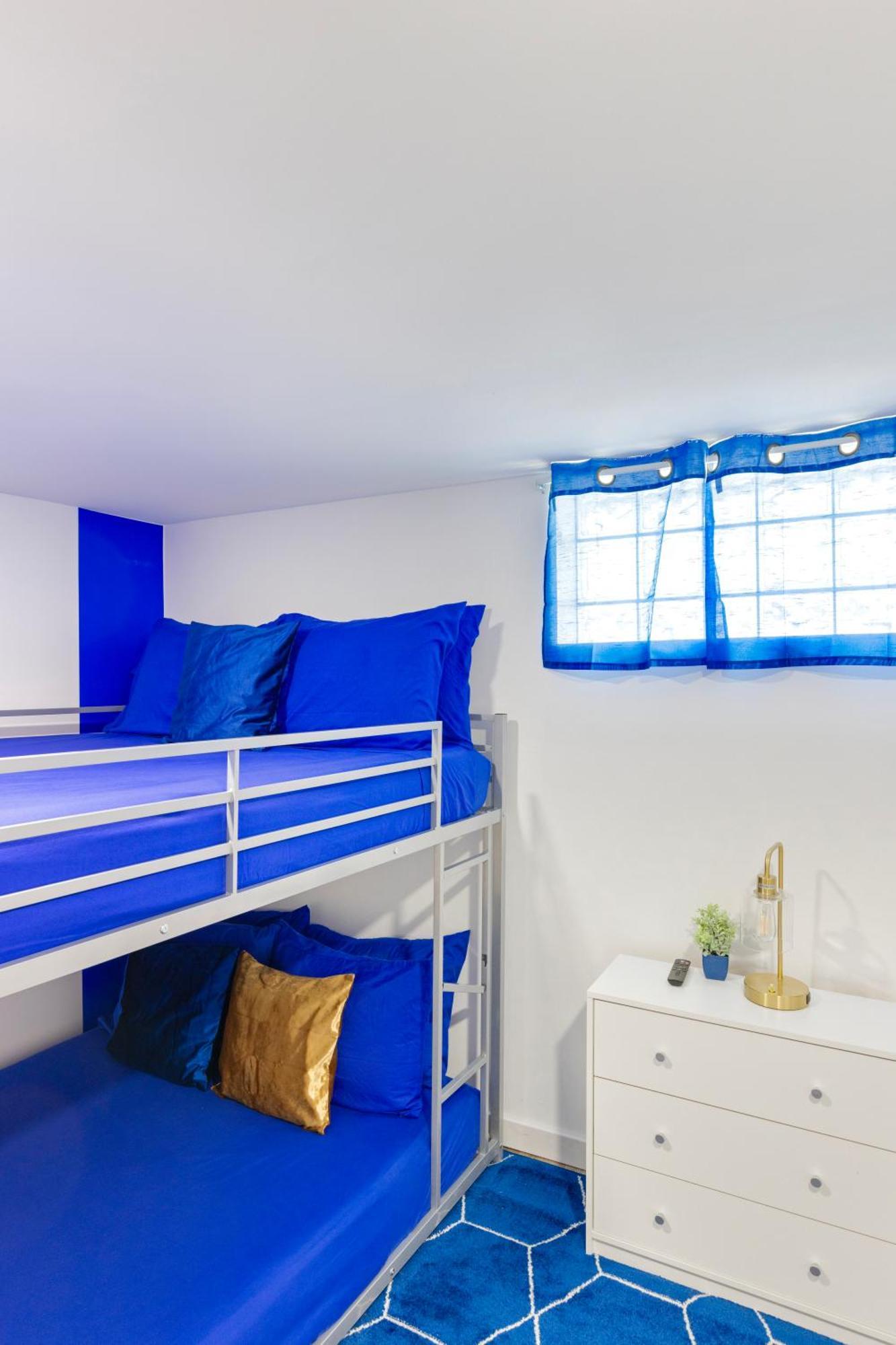 The Sapphire Haven - Your Old Brooklyn Oasis Awaits Families, Couples, Business Travelers Near Downtown With Parking, 300 Mb Wifi & Self Check-in Holiday home Cleveland