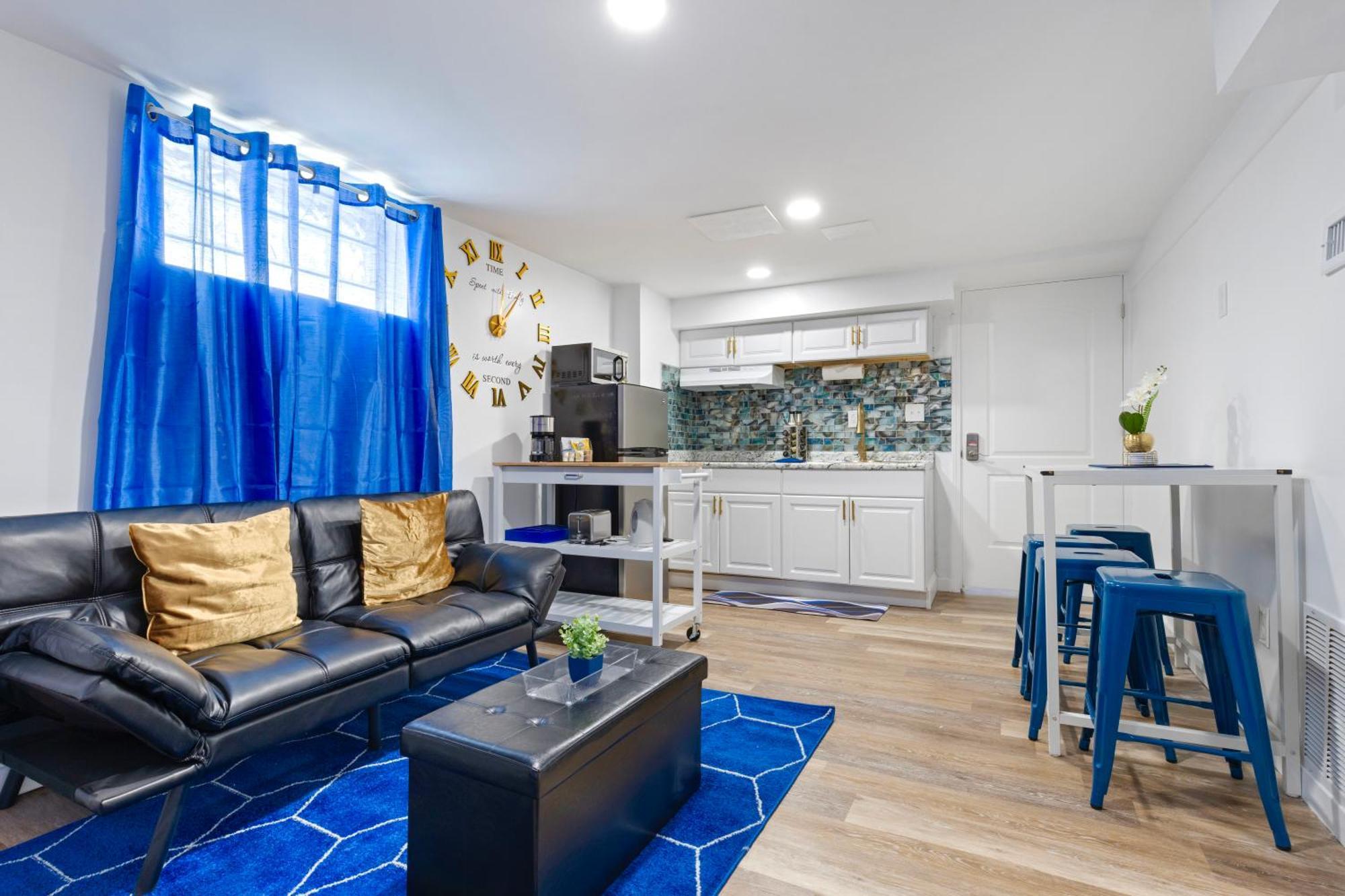 The Sapphire Haven - Your Old Brooklyn Oasis Awaits Families, Couples, Business Travelers Near Downtown With Parking, 300 Mb Wifi & Self Check-in Holiday home *
