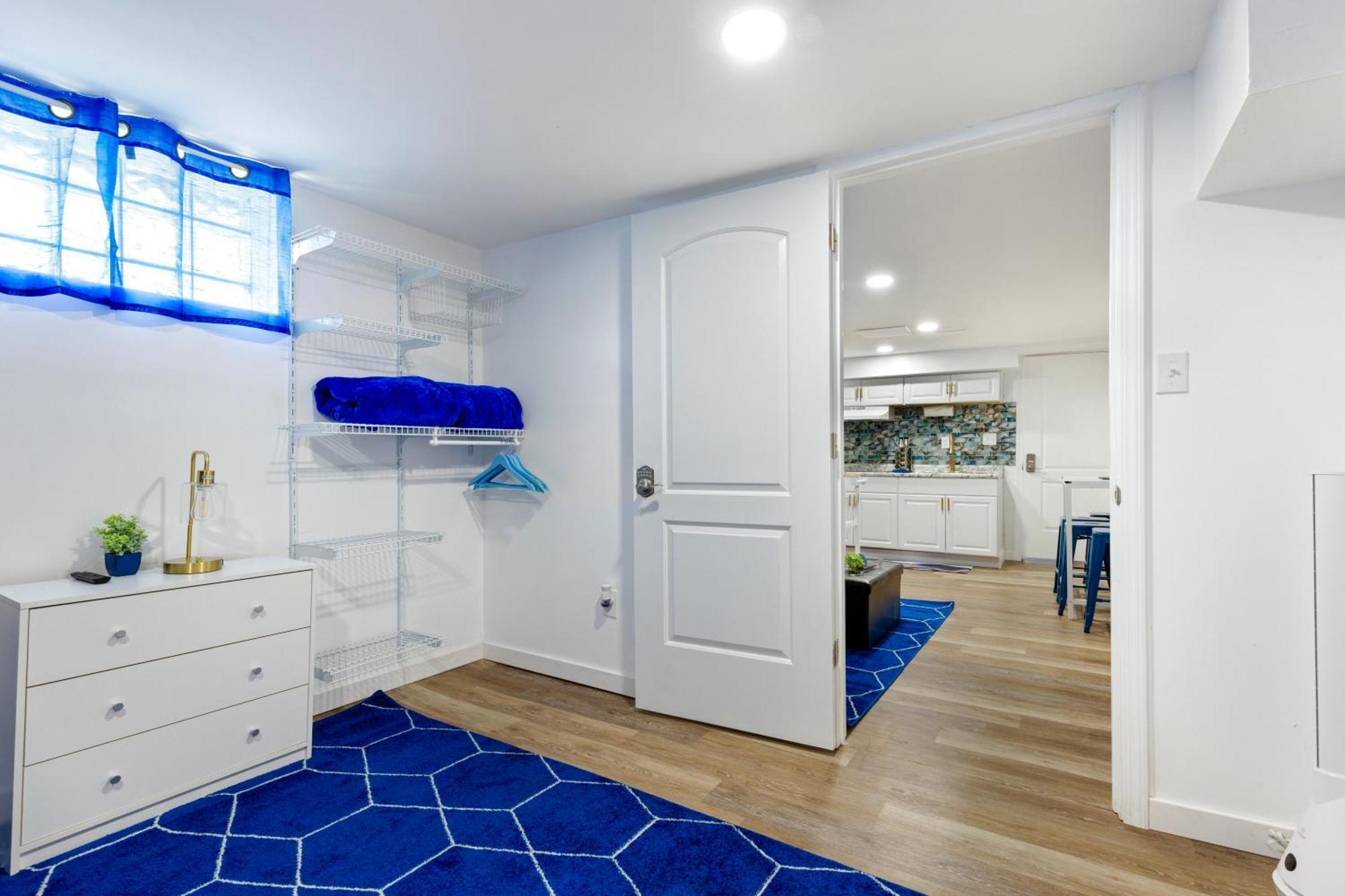 The Sapphire Haven - Your Old Brooklyn Oasis Awaits Families, Couples, Business Travelers Near Downtown With Parking, 300 Mb Wifi & Self Check-in Holiday home