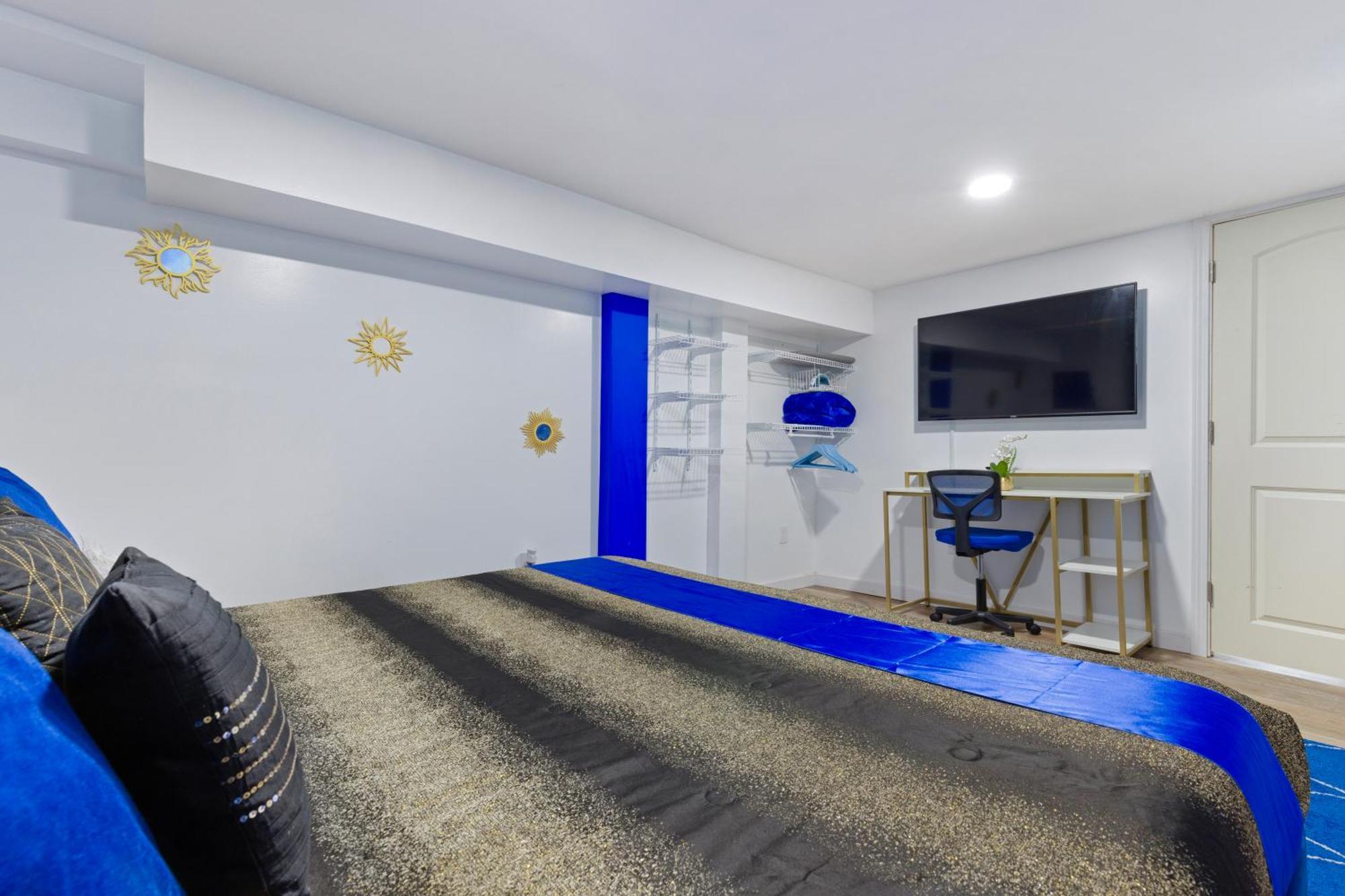 The Sapphire Haven - Your Old Brooklyn Oasis Awaits Families, Couples, Business Travelers Near Downtown With Parking, 300 Mb Wifi & Self Check-in Holiday home *