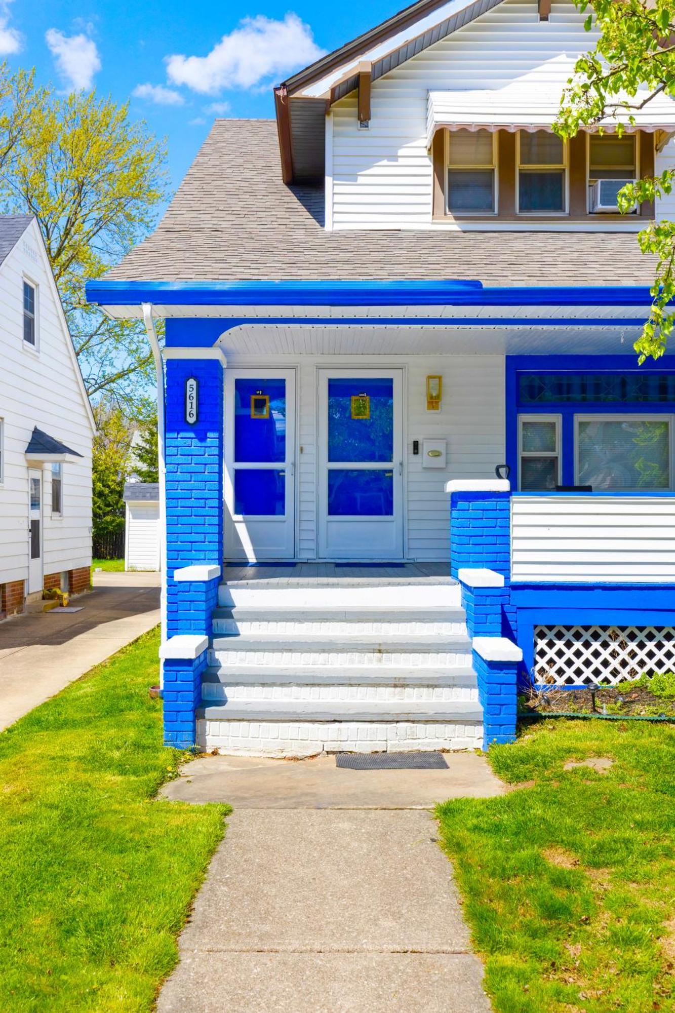 The Sapphire Haven - Your Old Brooklyn Oasis Awaits Families, Couples, Business Travelers Near Downtown With Parking, 300 Mb Wifi & Self Check-in Cleveland